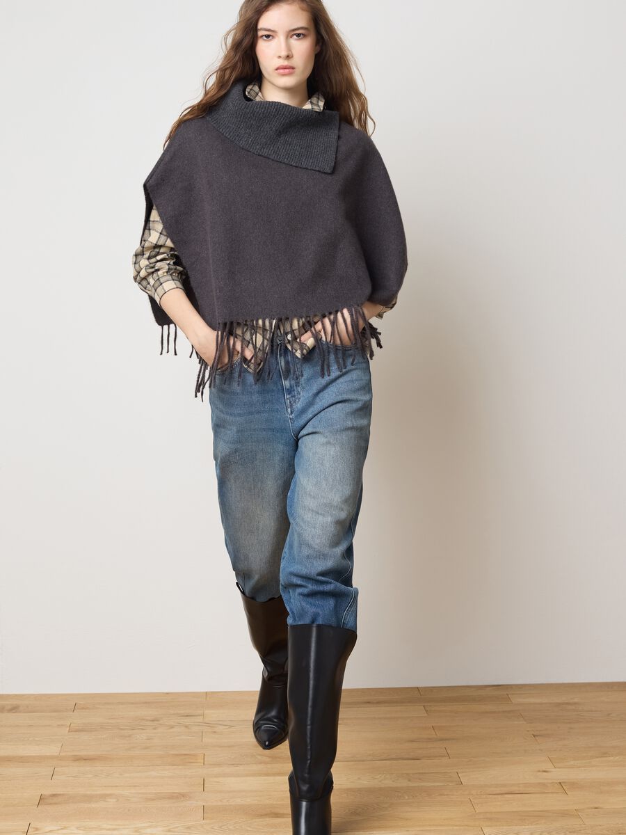 Grey Scarf with Fringe_1