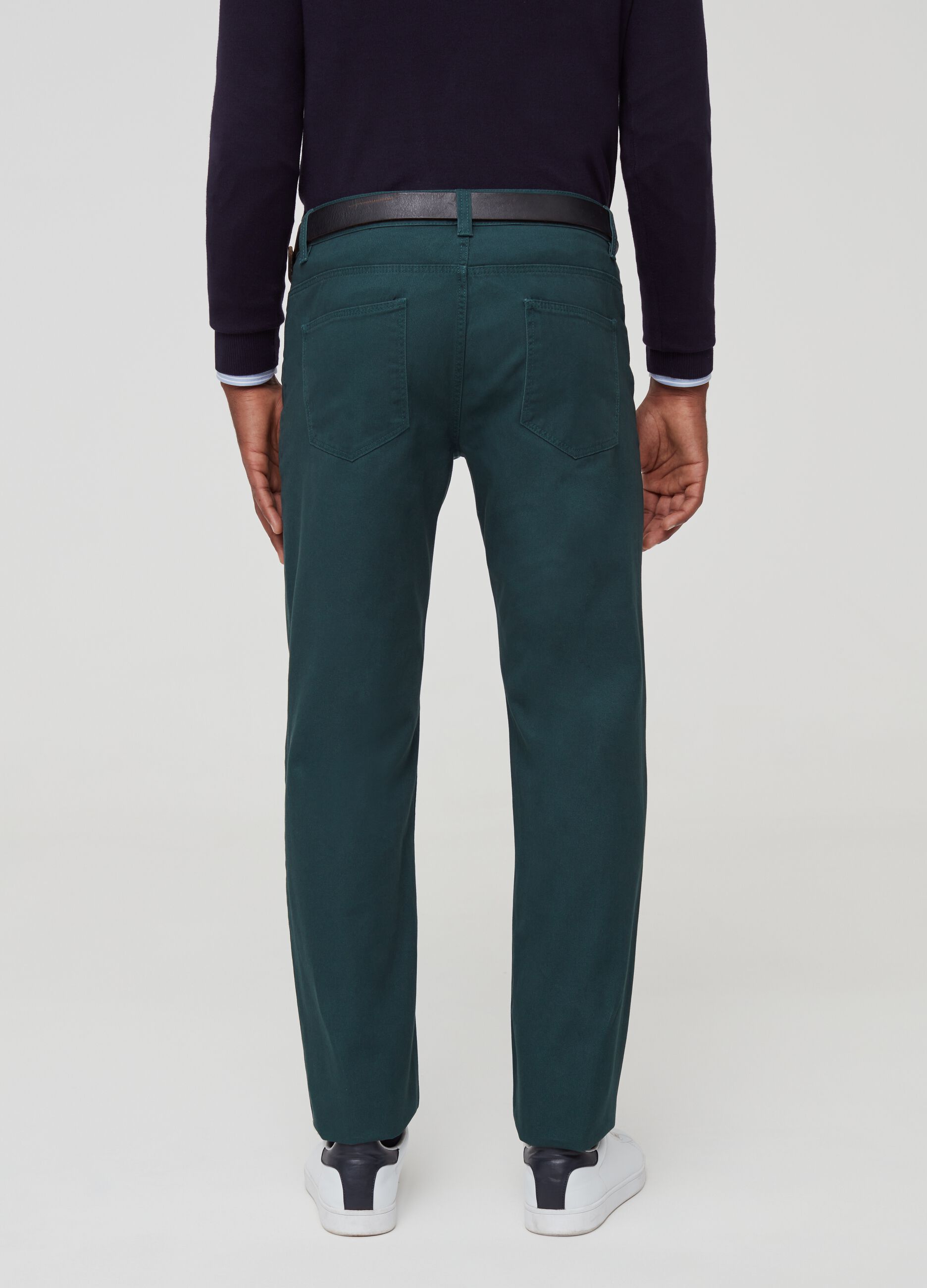 Regular-fit trousers in 100% cotton