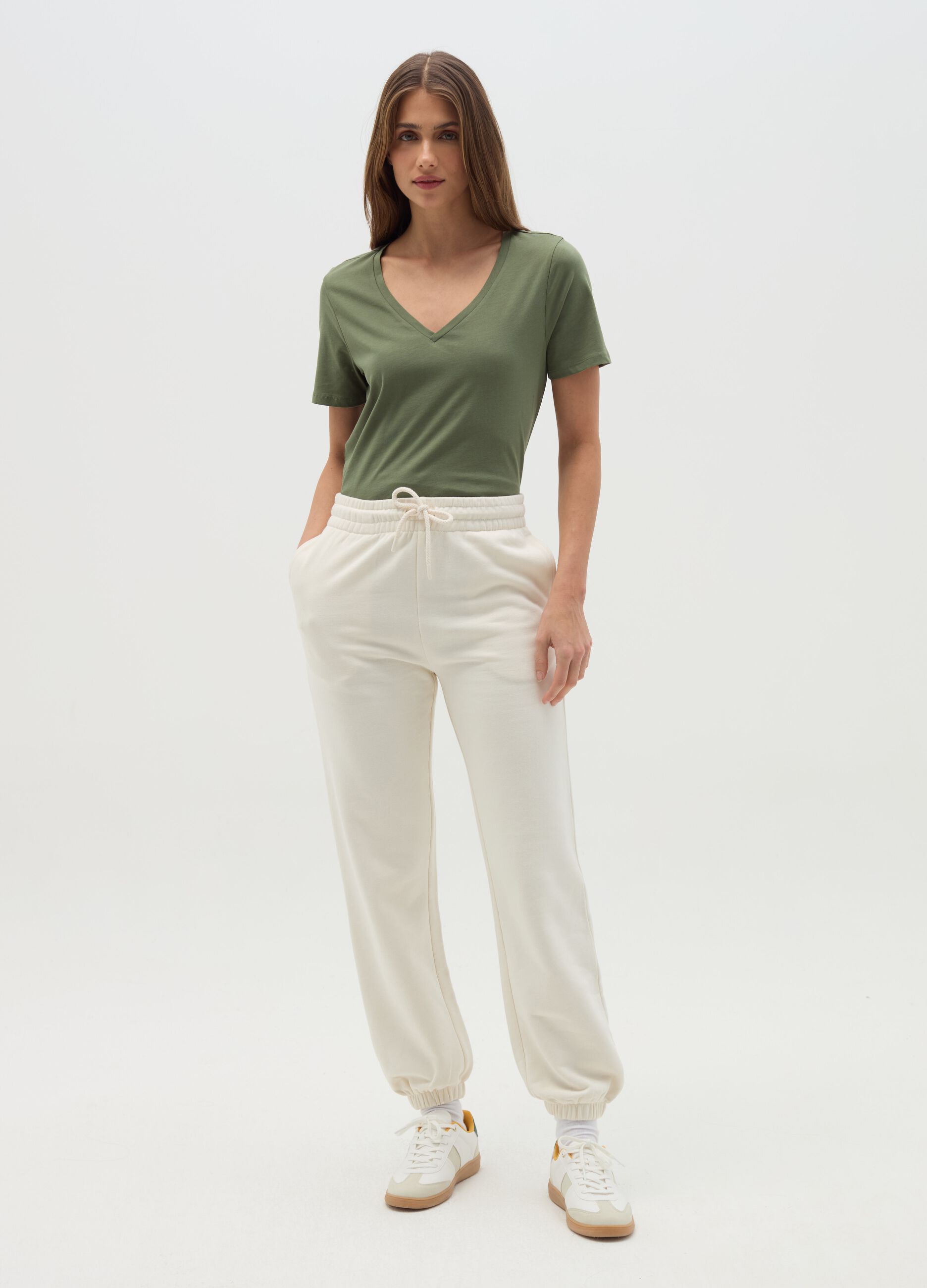 T-shirt Essential in cotone con scollo a V
