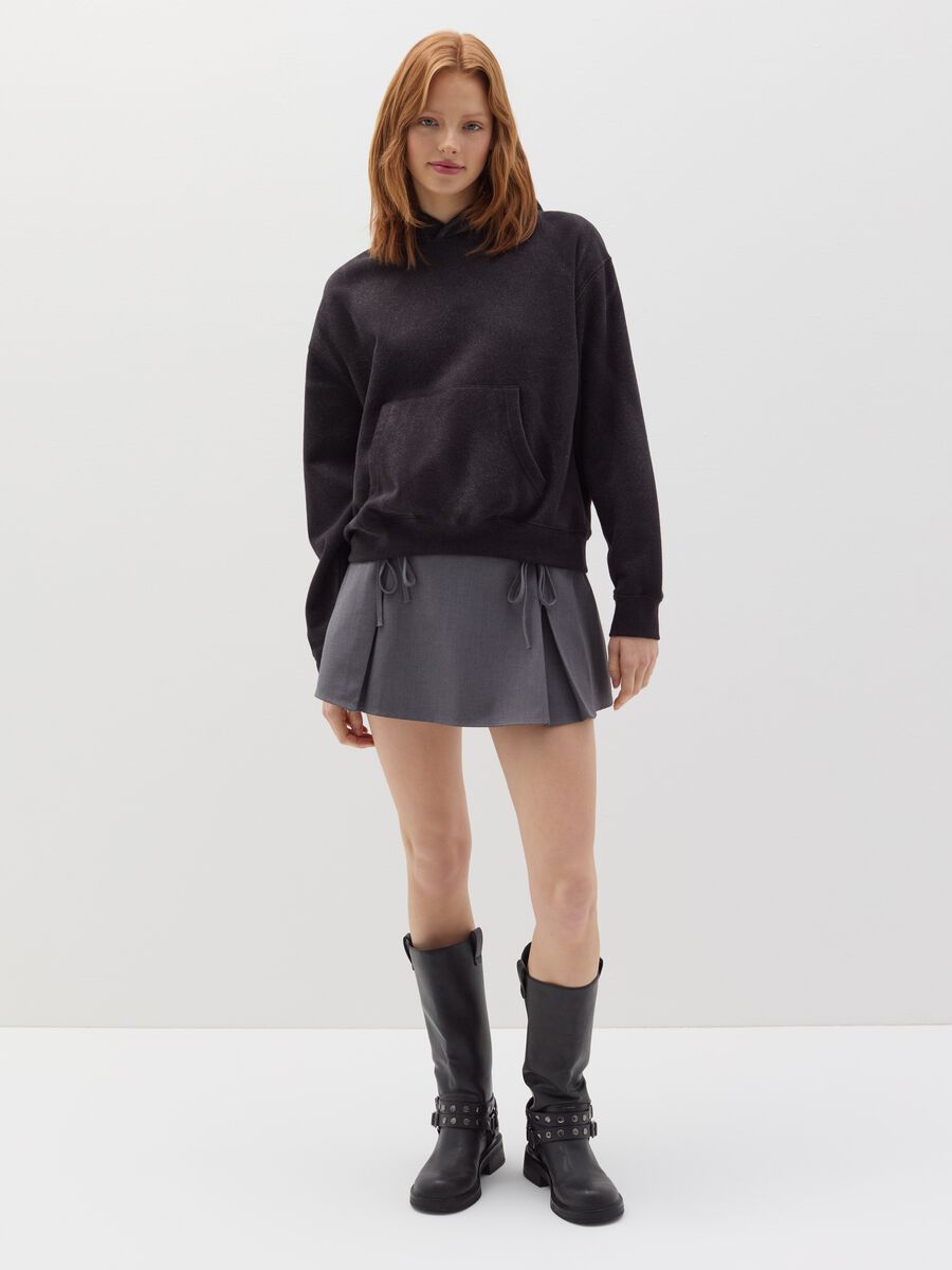 Relaxed-fit sweatshirt with hood_1