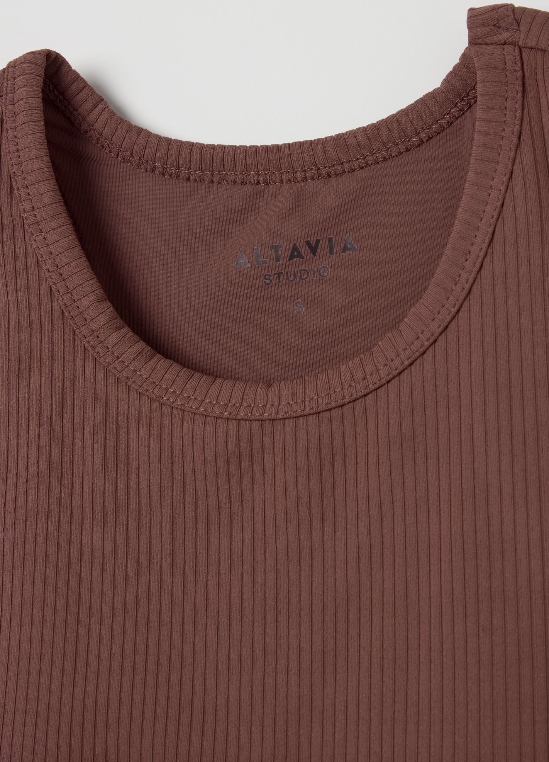 ALTAVIA STUDIO crop tank top in ribbed technical fabric