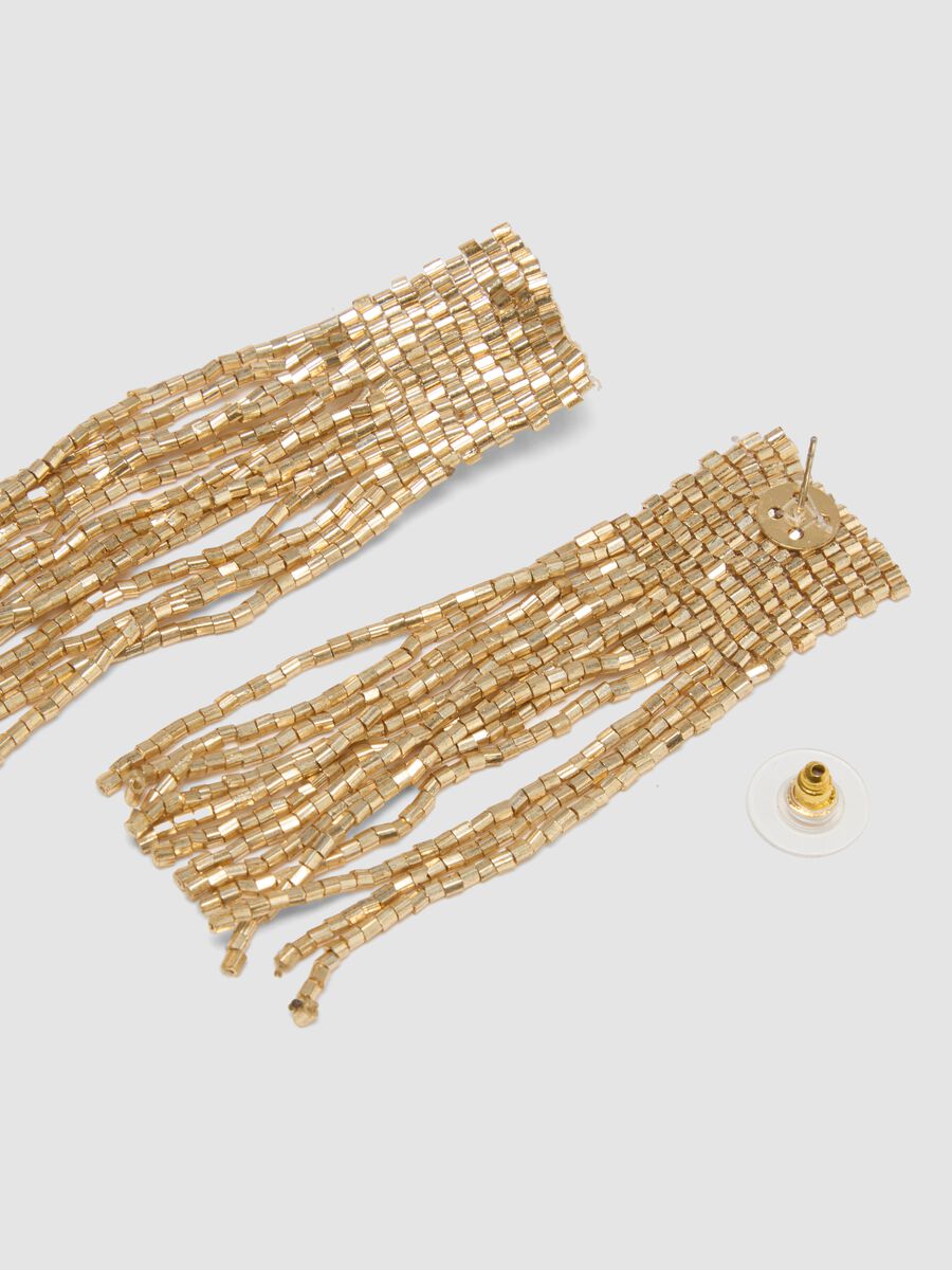 Orecchini pendenti con perline dorate_2