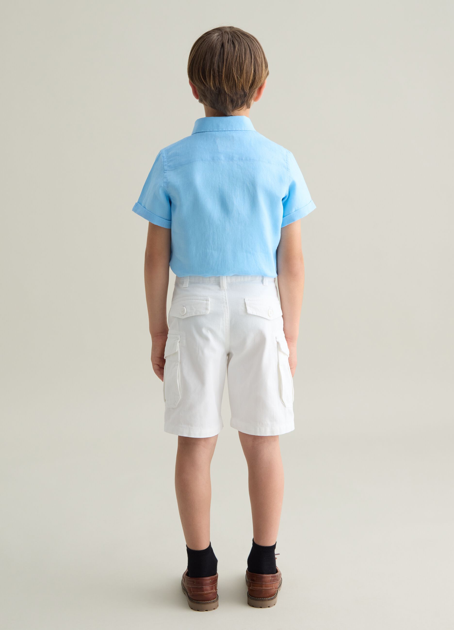 Children's white regular fit cotton cargo bermuda shorts with side pockets
