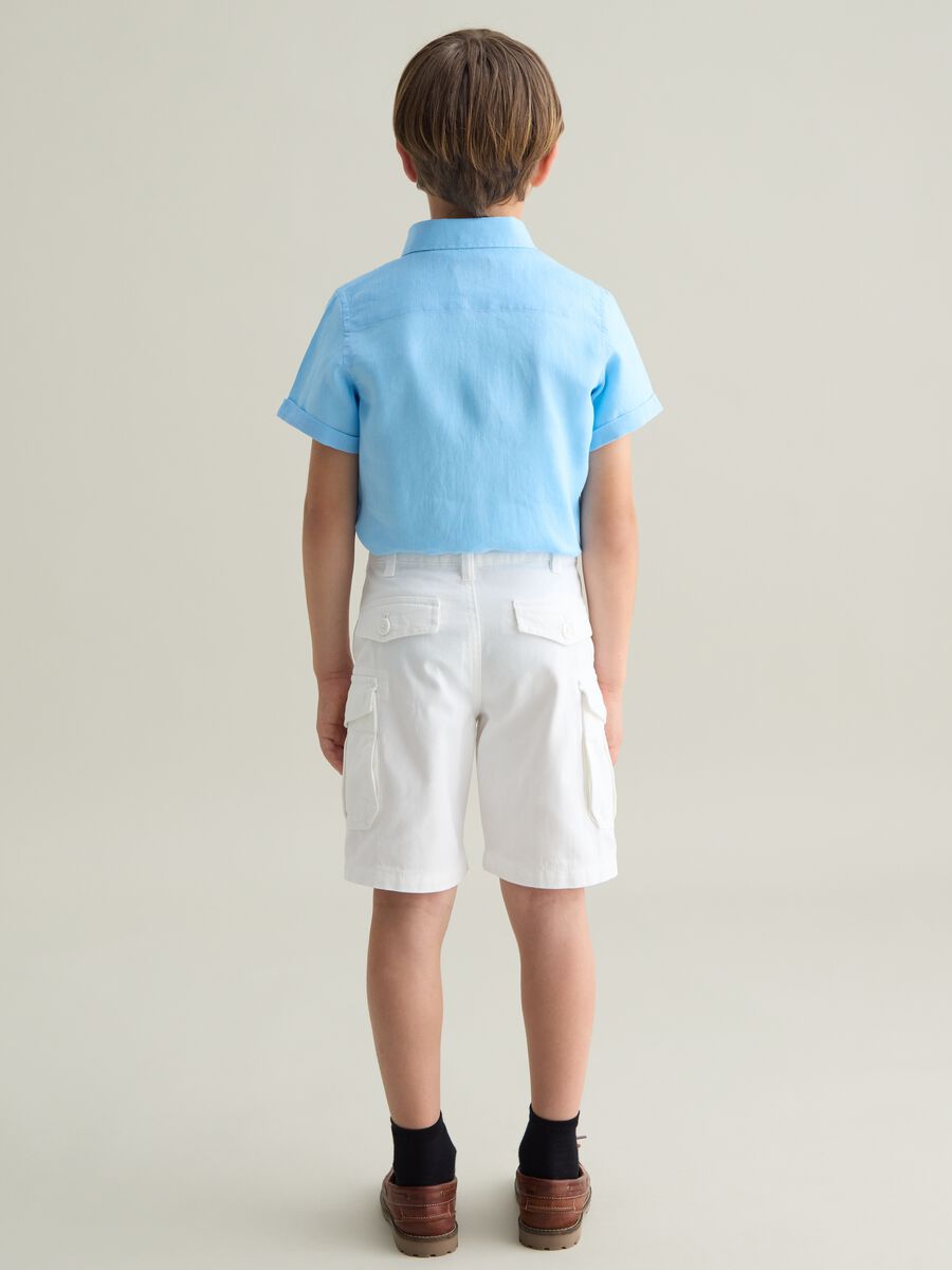 Children's white regular fit cotton cargo bermuda shorts with side pockets_2