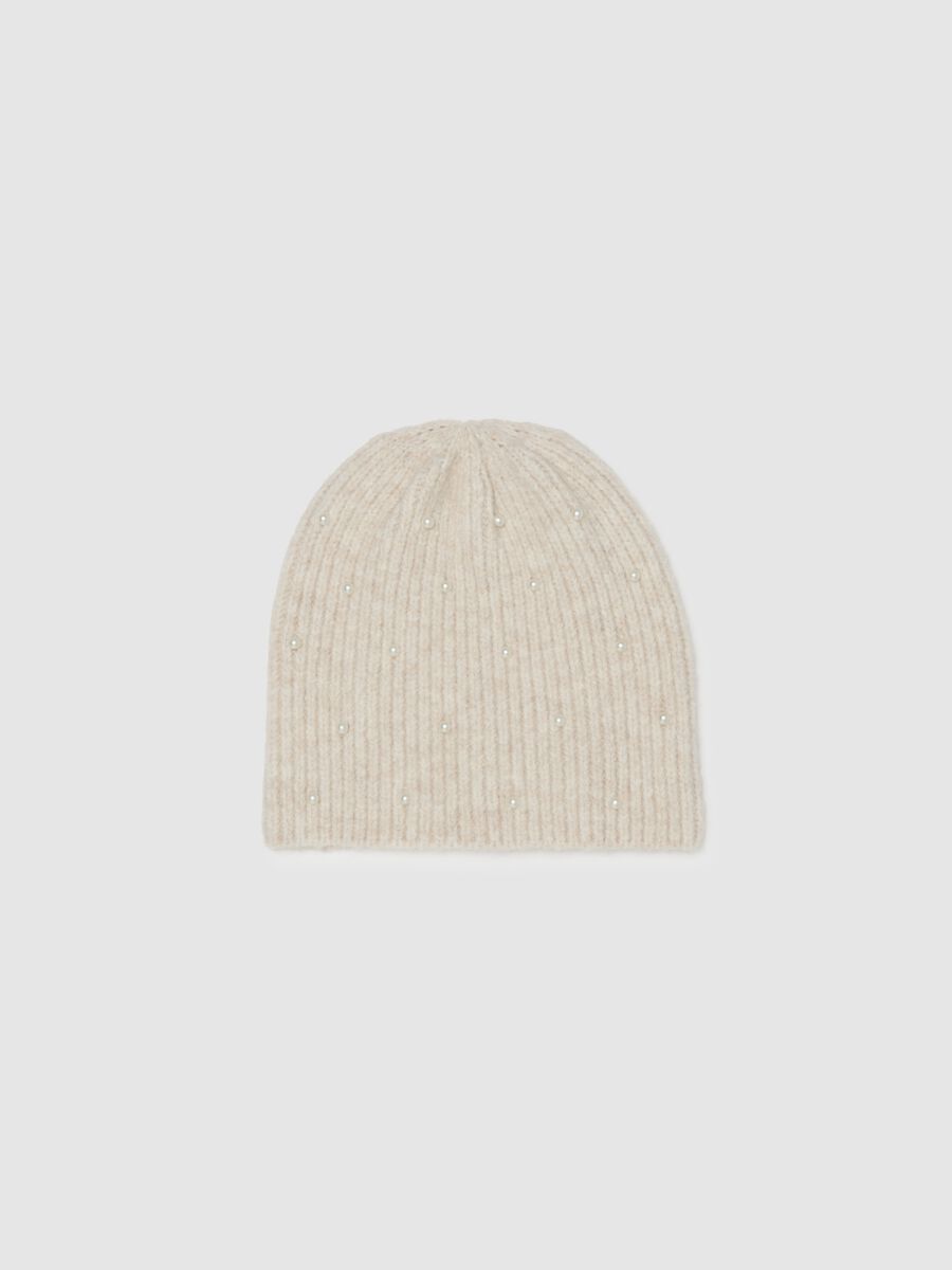 Cappello beanie beige lavorato a maglia con perline_0