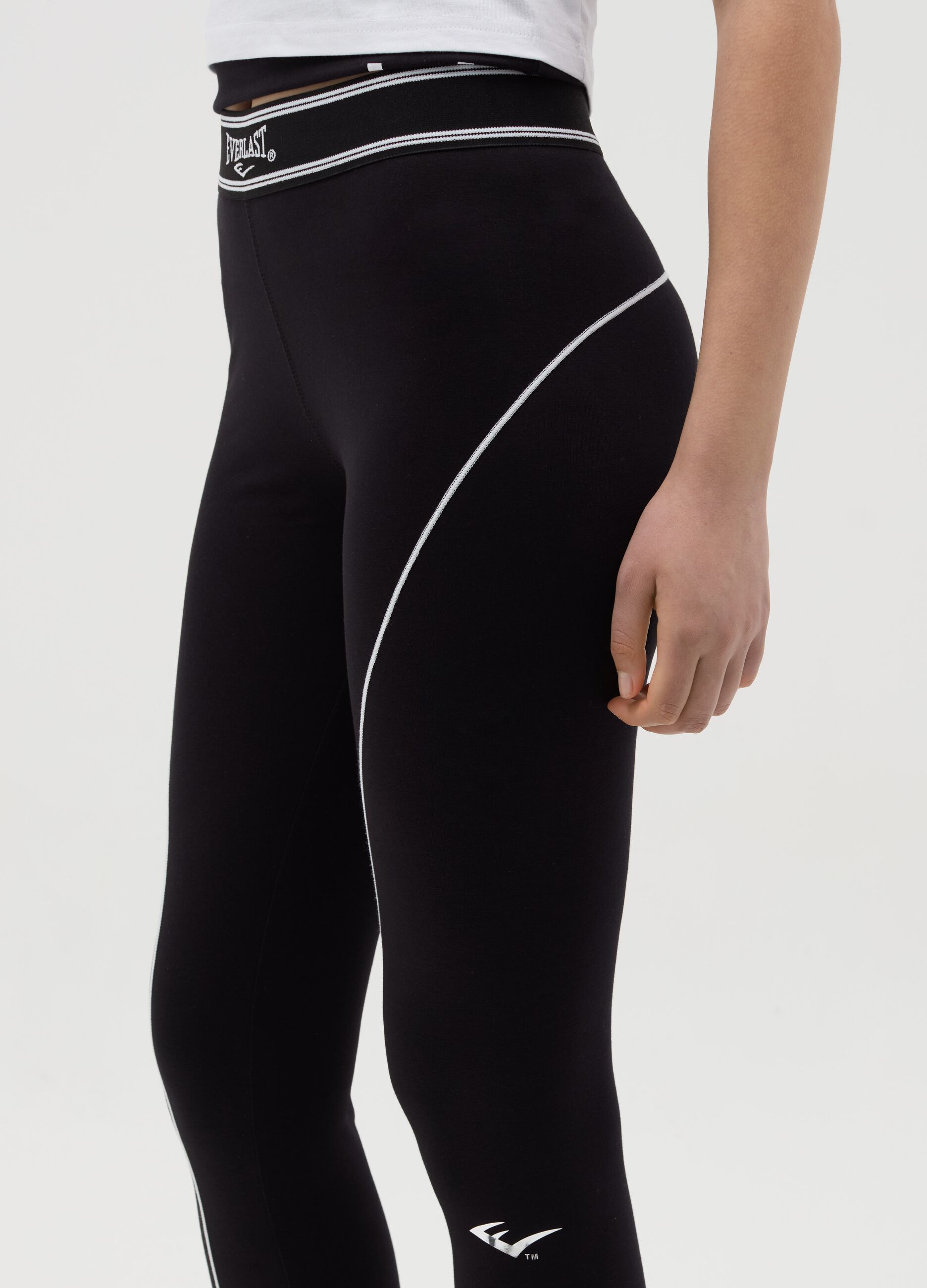 Leggings with contrasting details