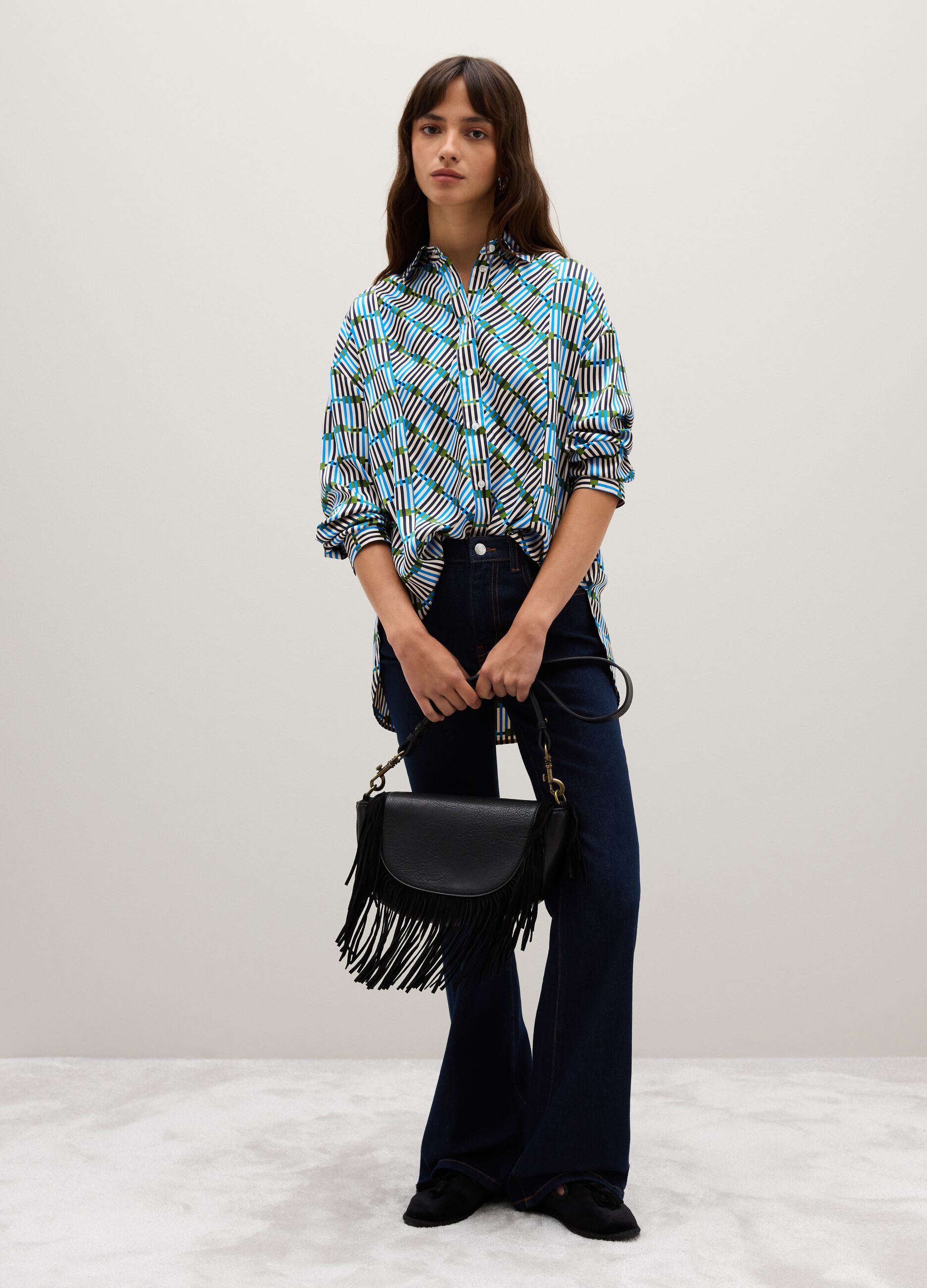 White and blue stretch fabric shirt in regular fit