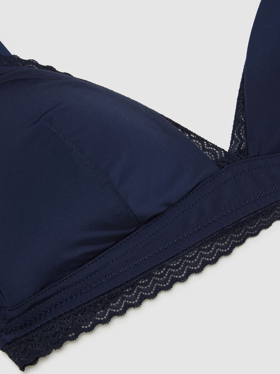 Blue triangle bra with lace and thin straps_5