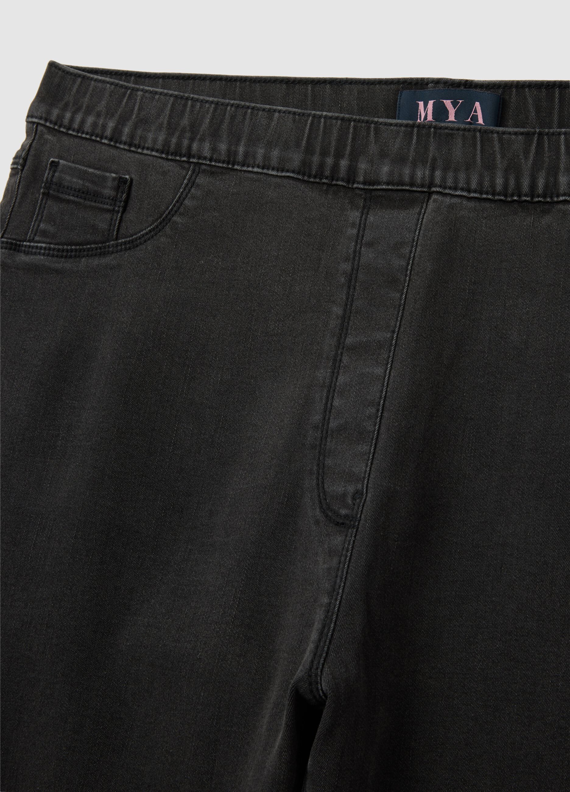 Women's black denim regular fit jeggings