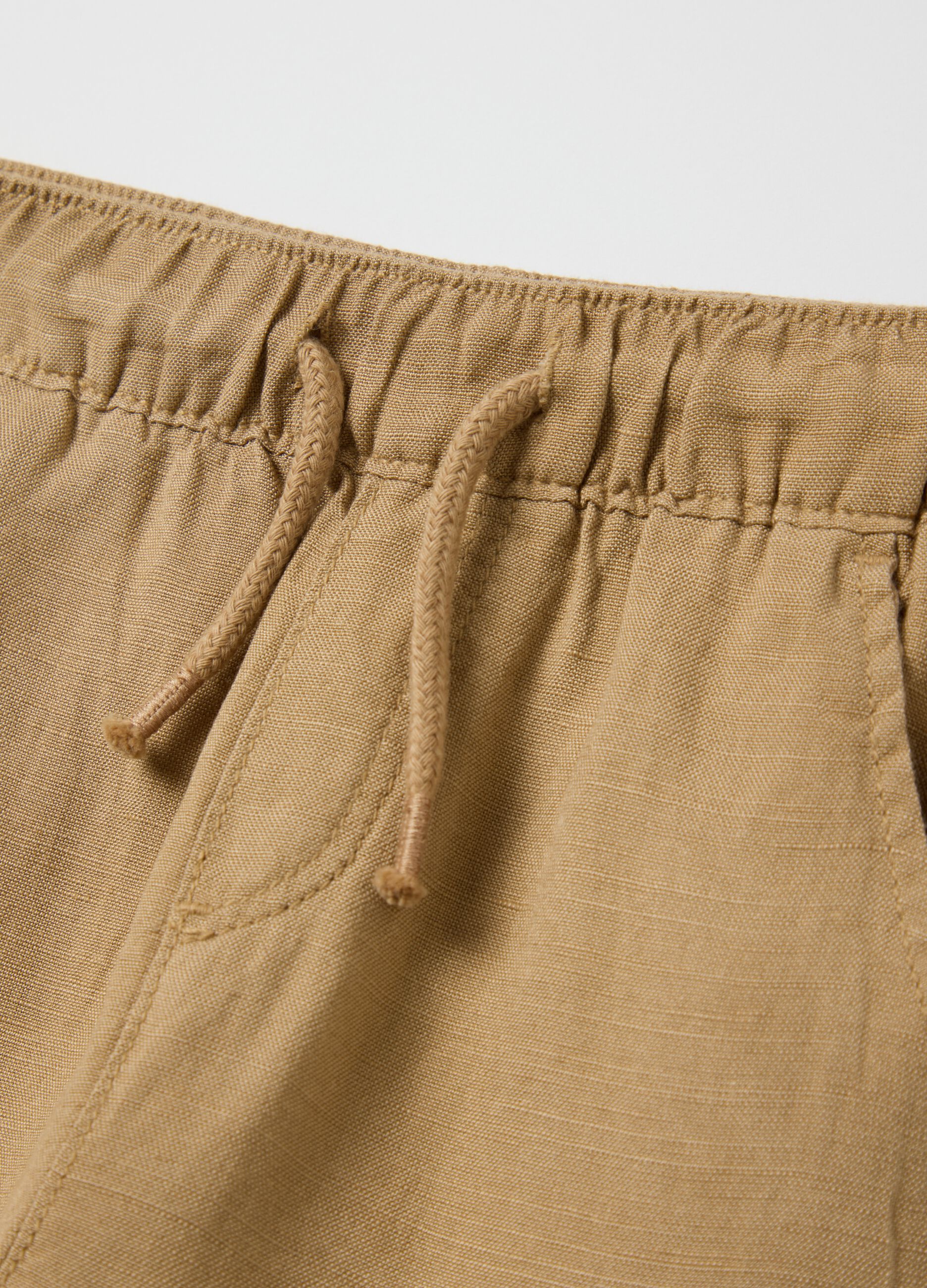 Beige trousers in linen and viscose with drawstring