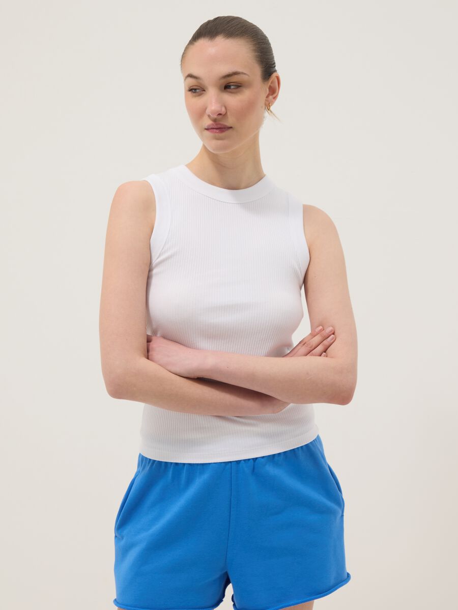Tank top bianco in cotone elasticizzato a costine fitted_1