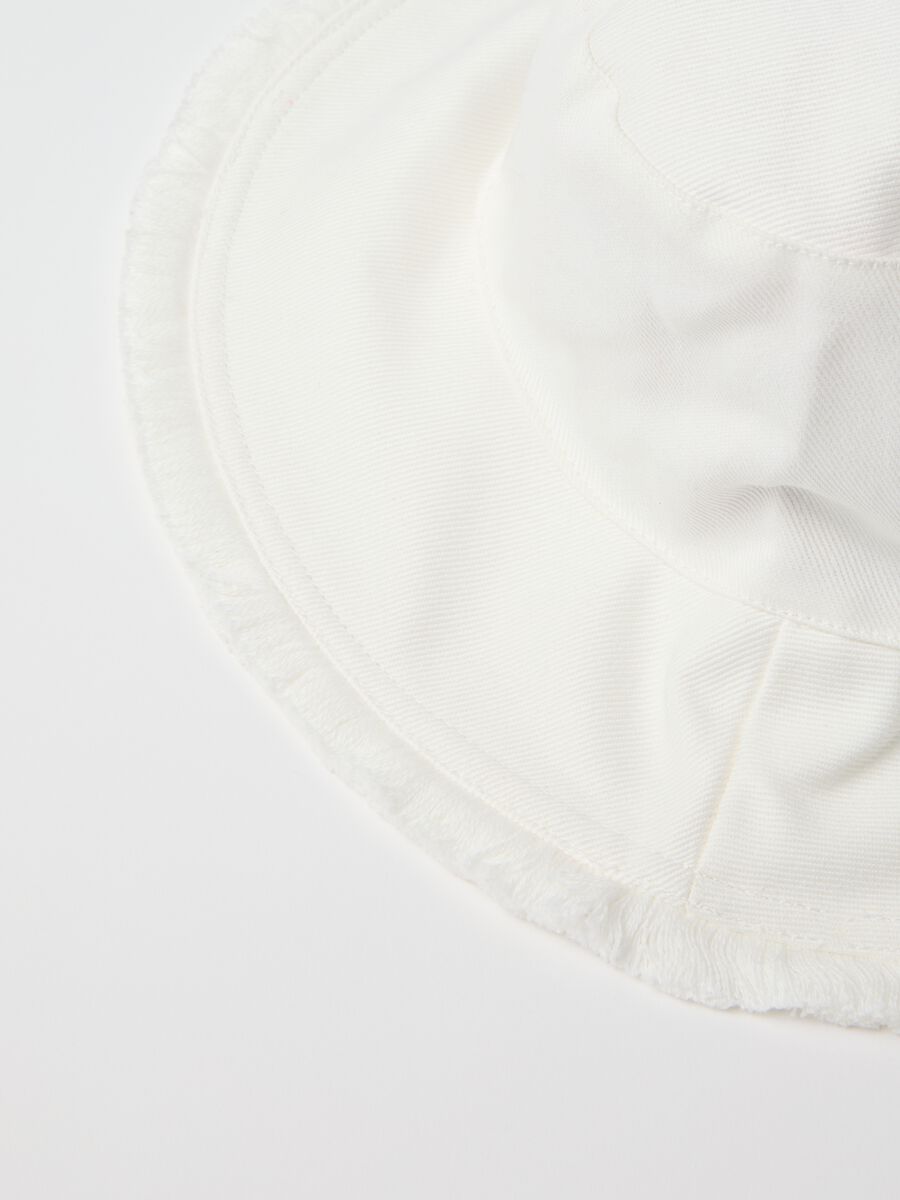 Fishing hat with logo embroidery_2