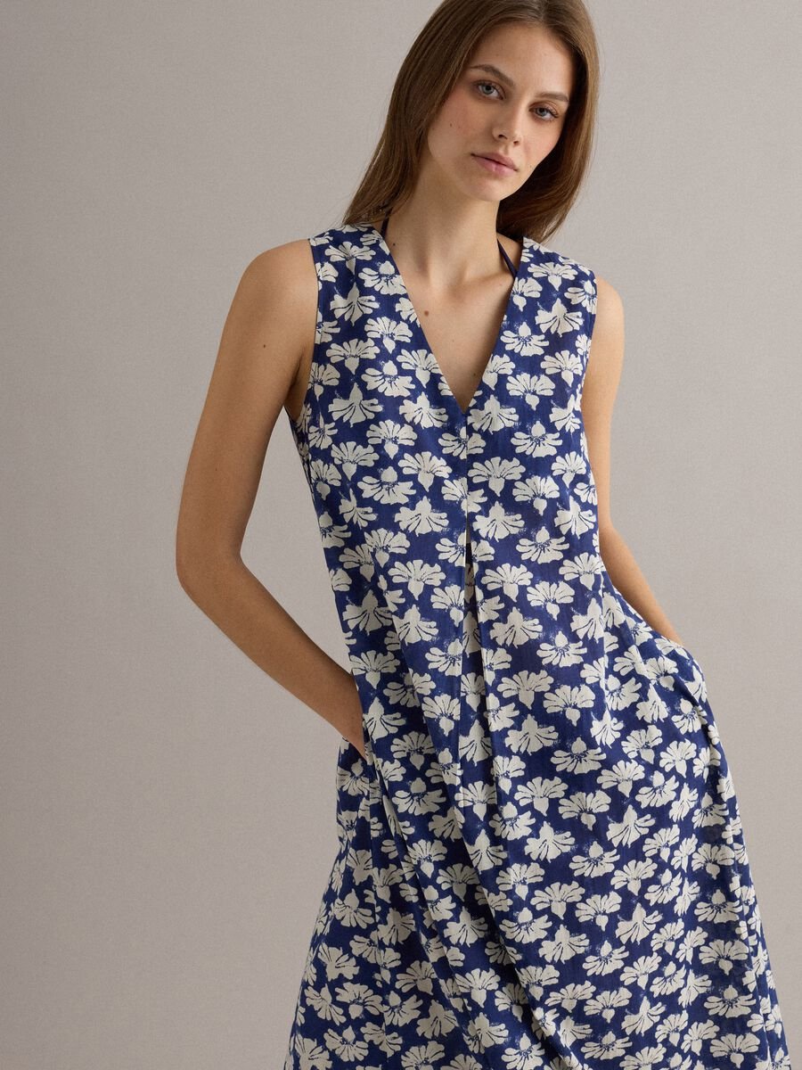 Blue pure cotton maxi dress with V-neck and floral print_3