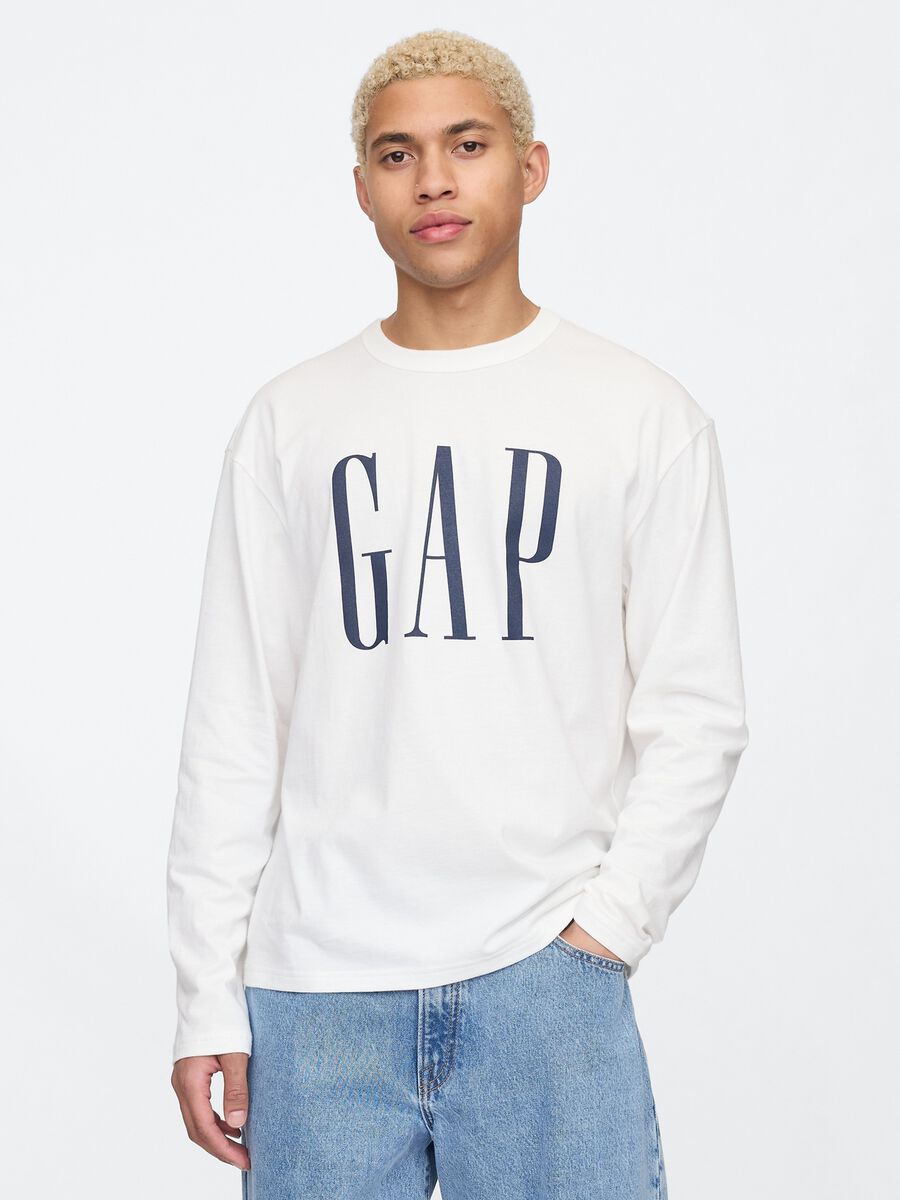 White long sleeve T-shirt with Gap logo_0