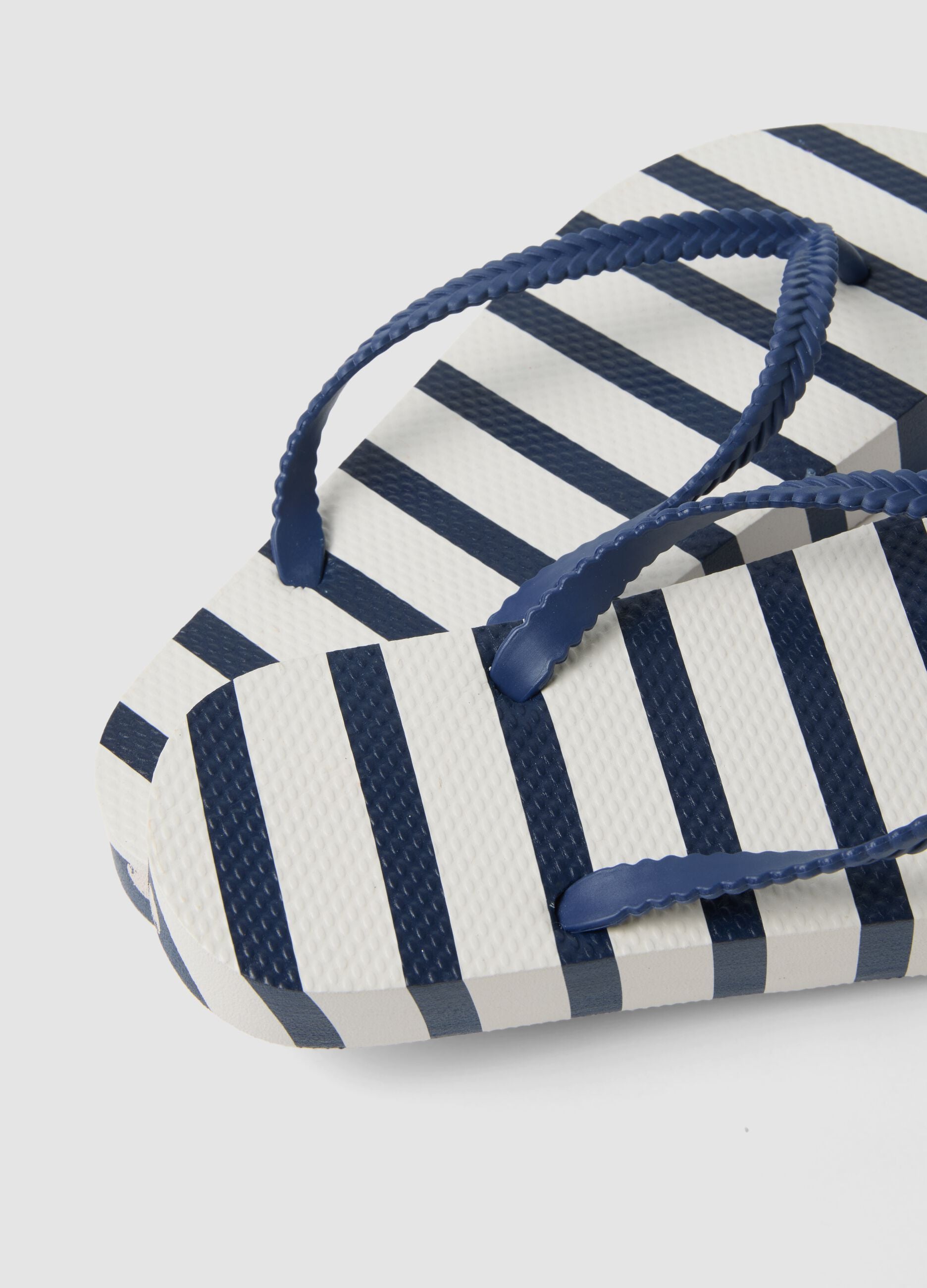 Multicolour striped flip-flops