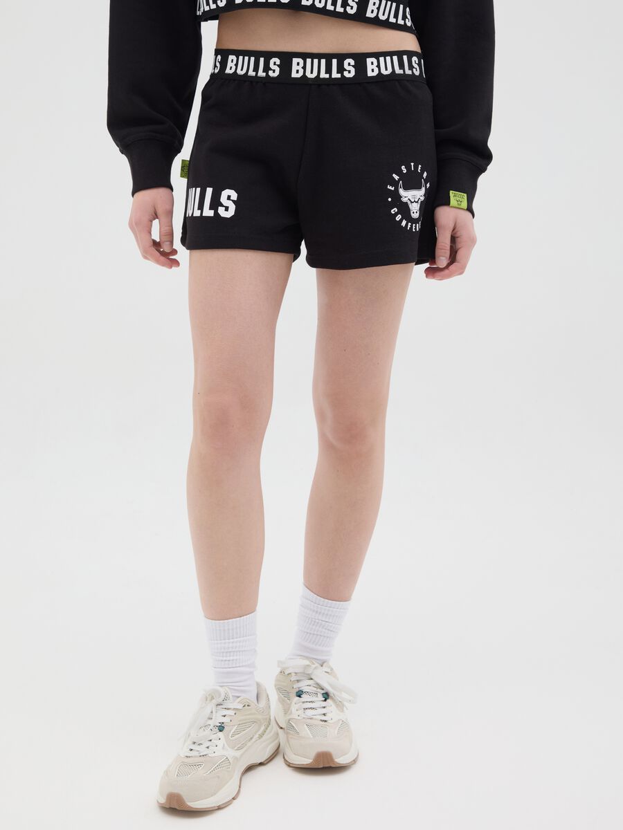 Black NBA Chicago Bulls shorts with external elastic_1