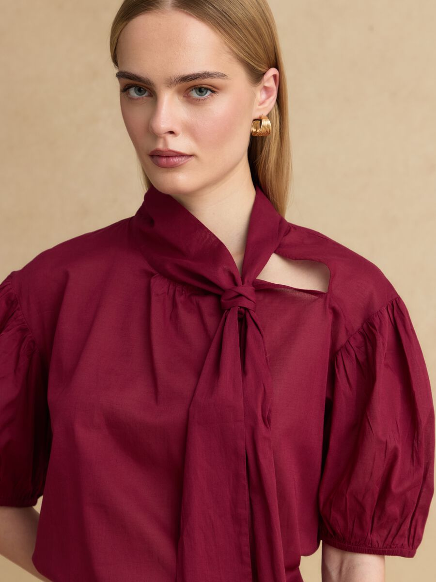 Blusa in puro cotone rossa regular fit con fiocco_2