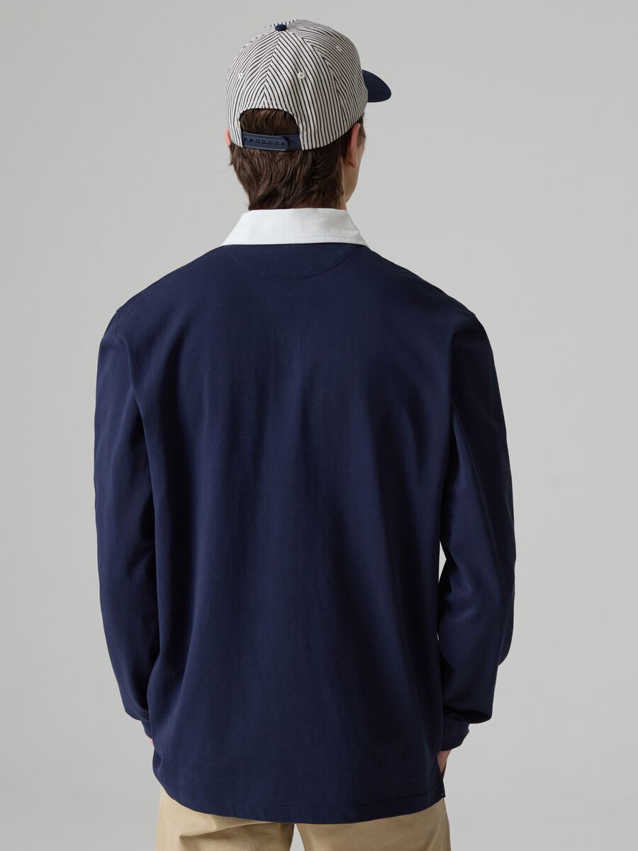 Long-sleeved polo shirt with contrasting collar_2