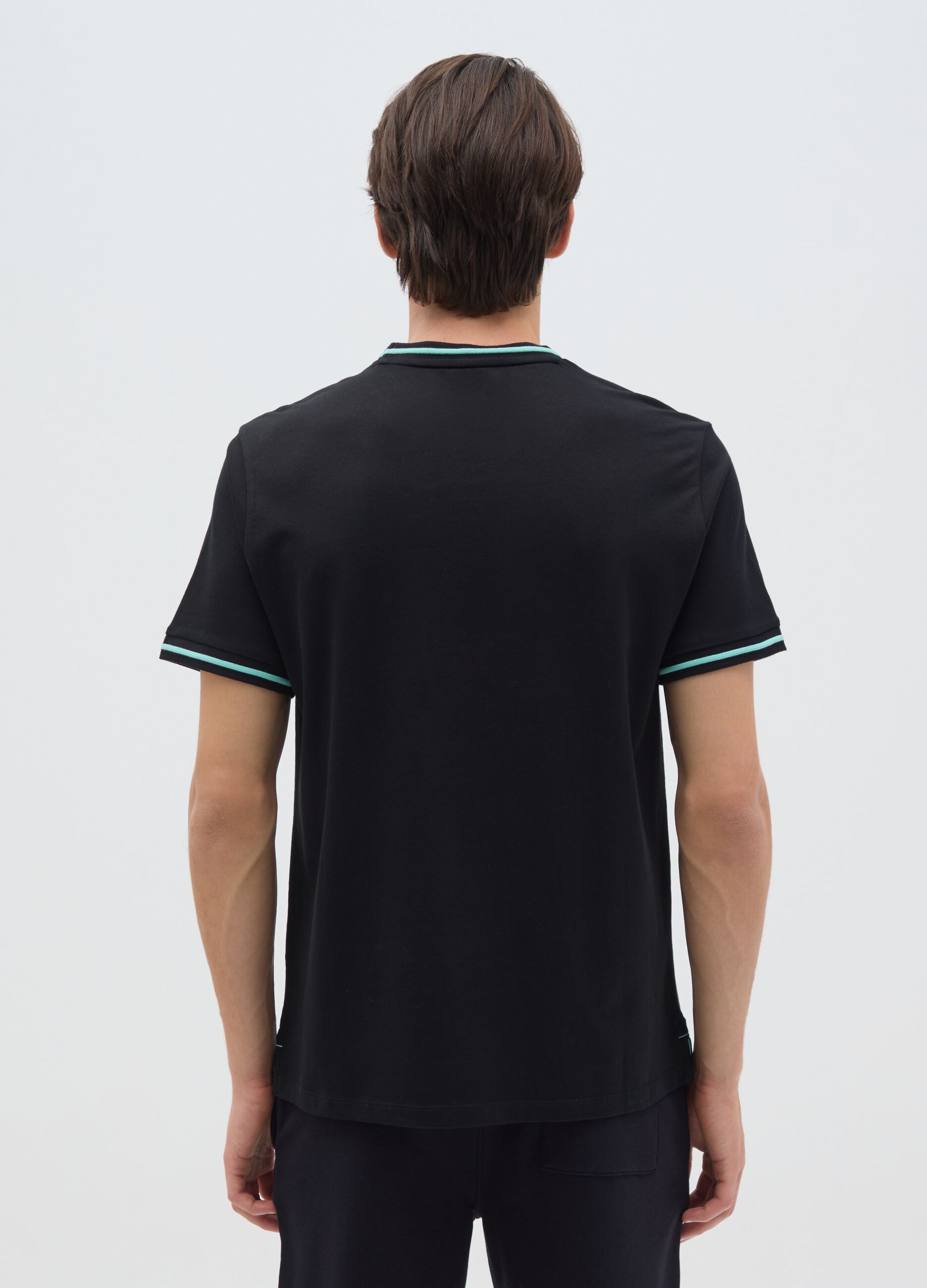 T-shirt da uomo in puro cotone nero regular fit