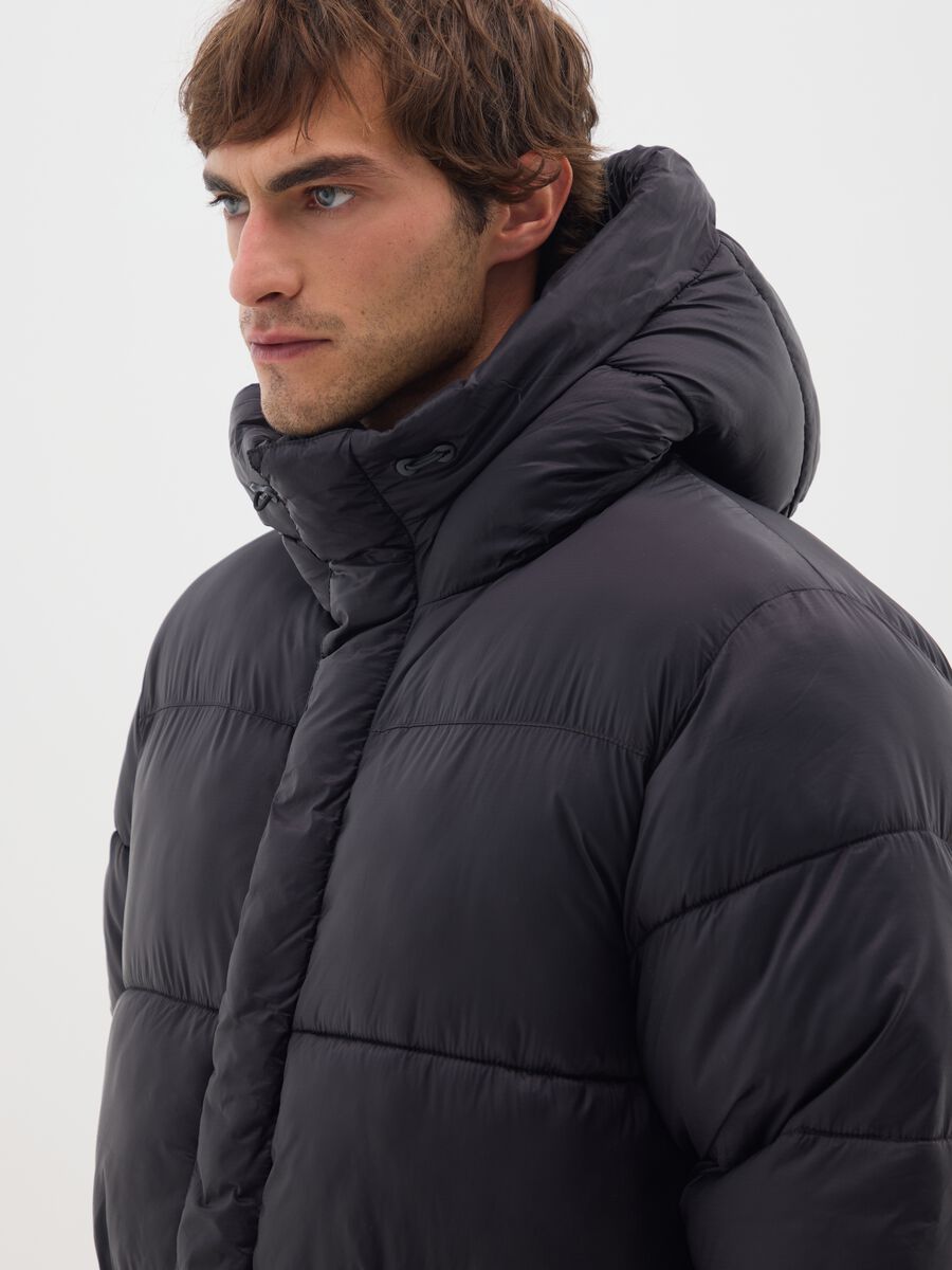 Black Iconic Puffer with Adjustable Hood_3