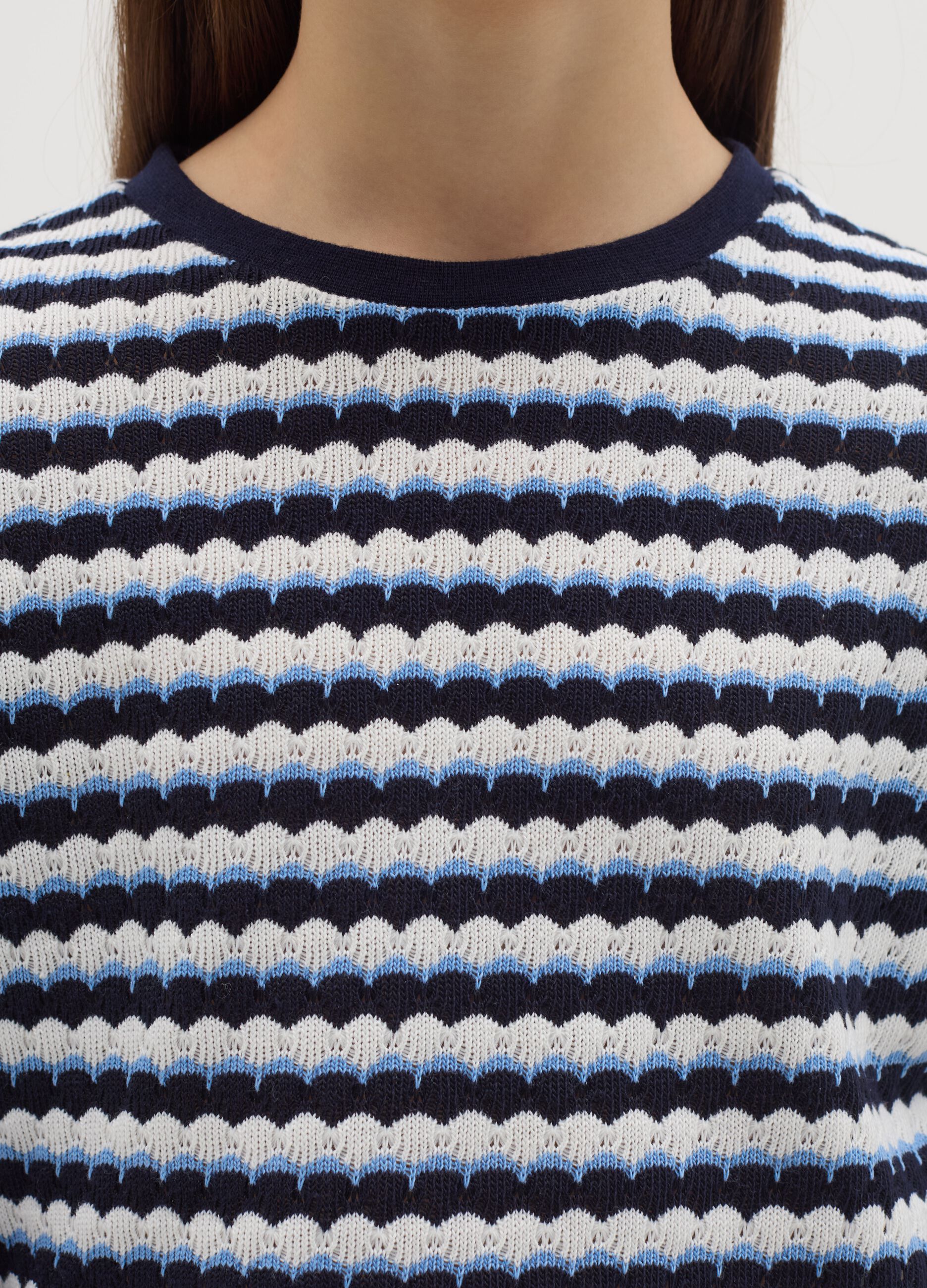 Long-sleeved jersey T-shirt with stripe design