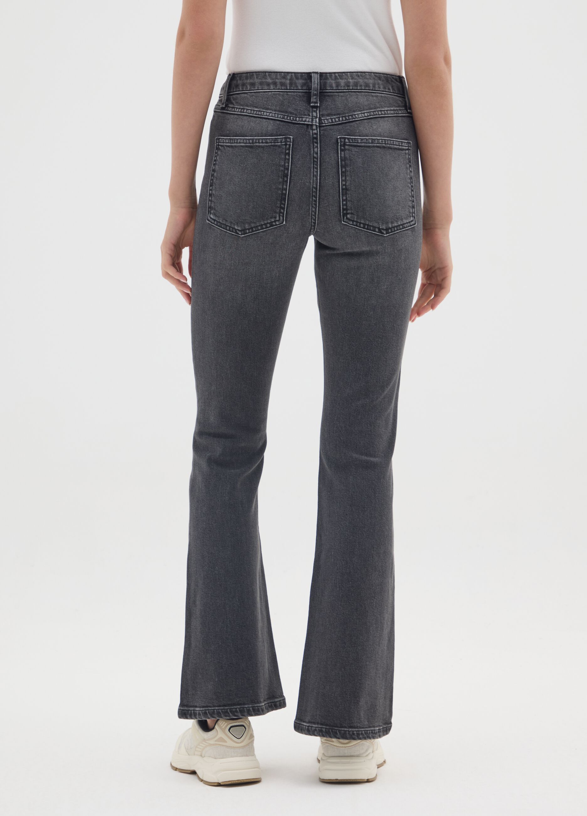 Jeans in cotone elasticizzato grigio flare