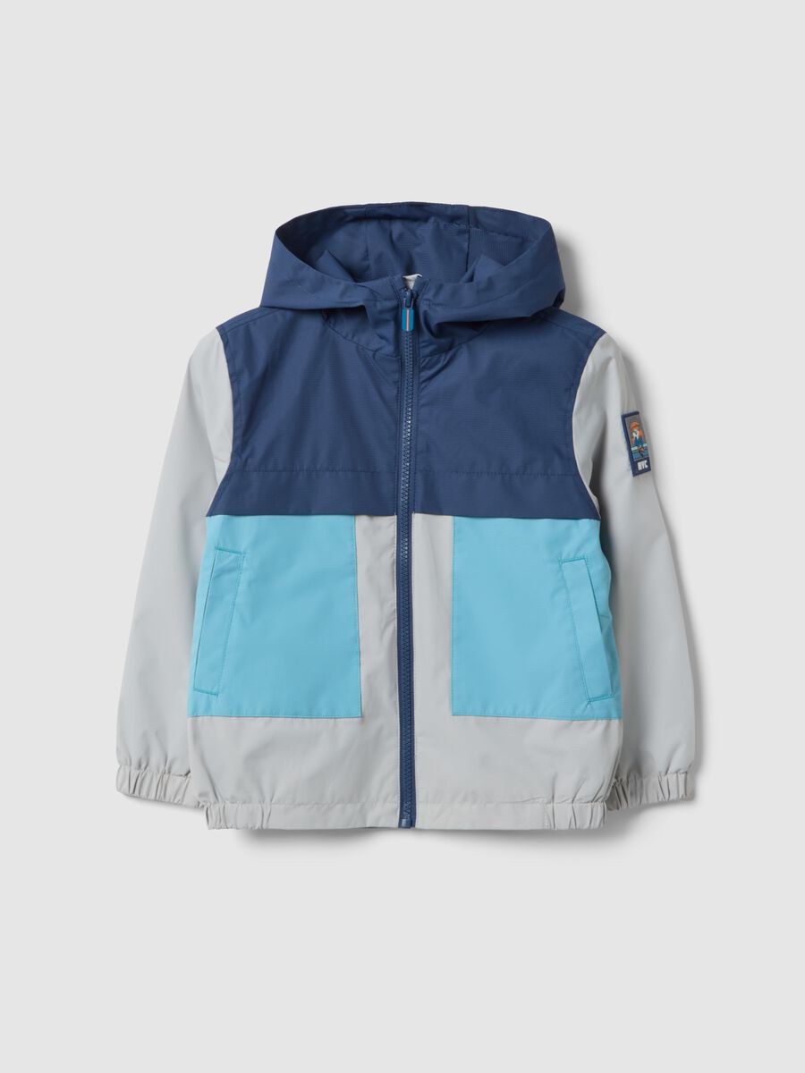Giacca impermeabile multicolor con cappuccio e zip per bambino_0