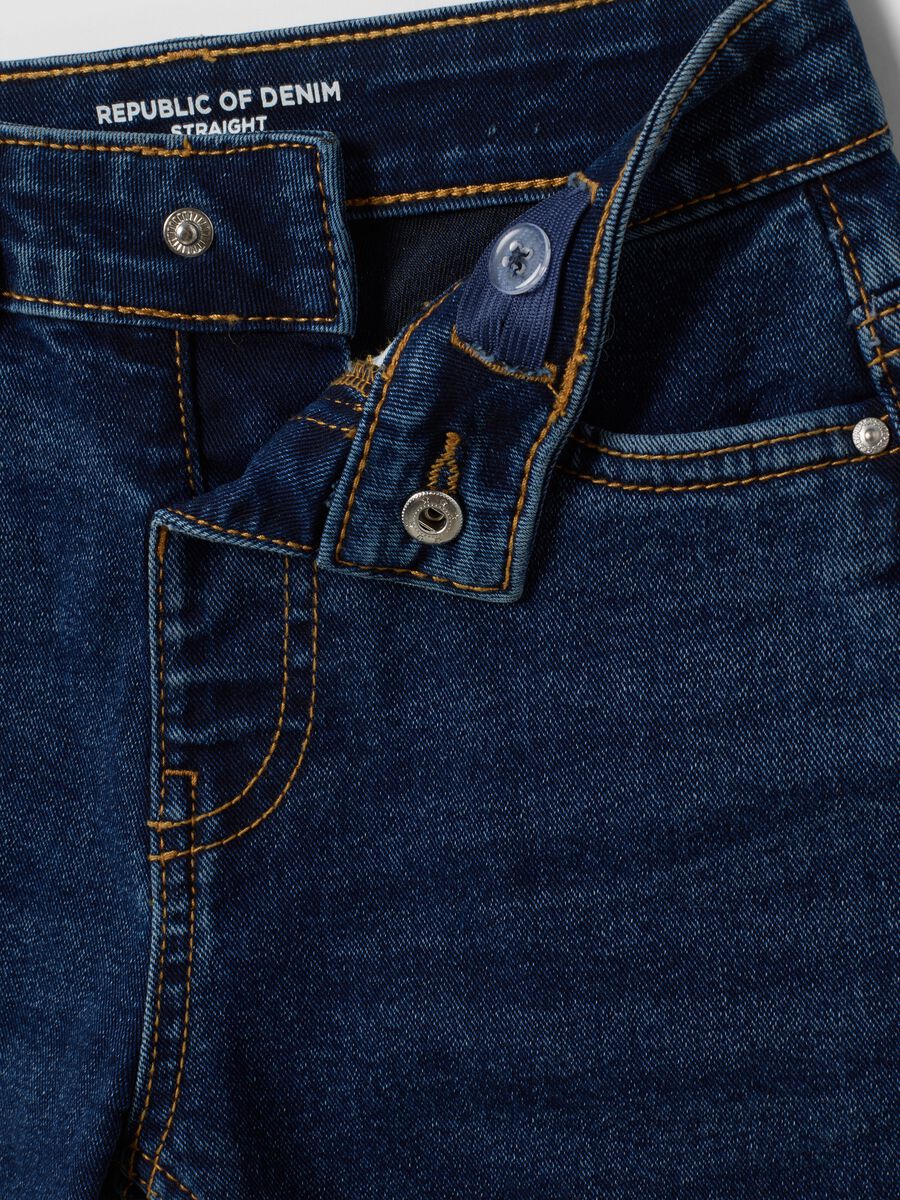 Jeans blu scuro in cotone elasticizzato straight fit per bambino_2