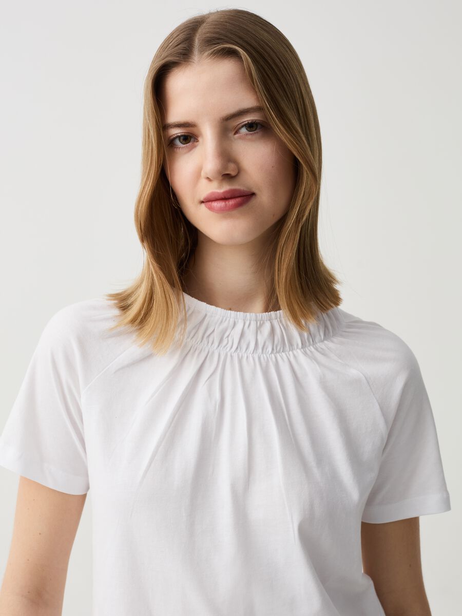 Mock-neck T-shirt with pleating_1