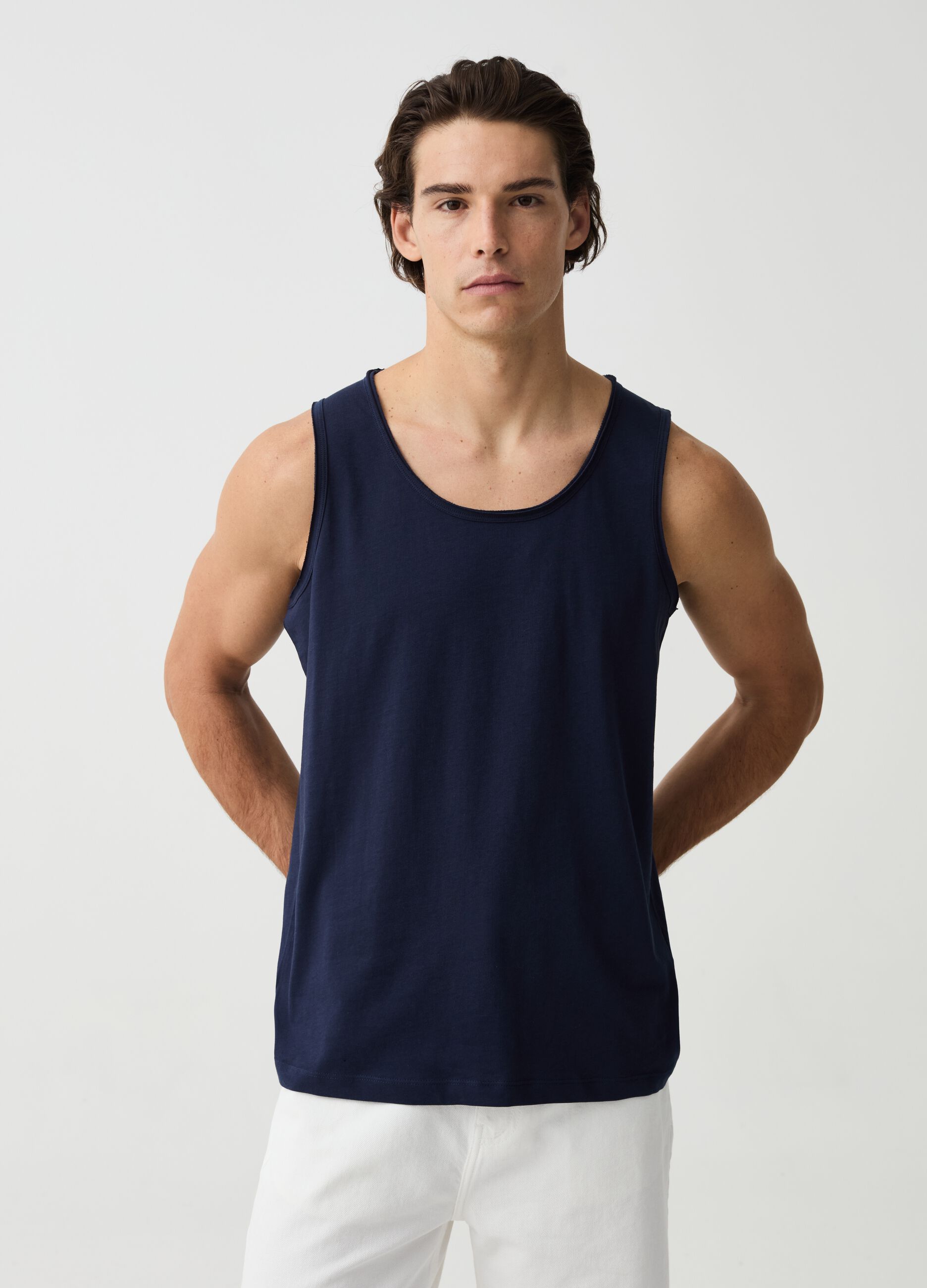 Tank top in cotone con taglio a vivo