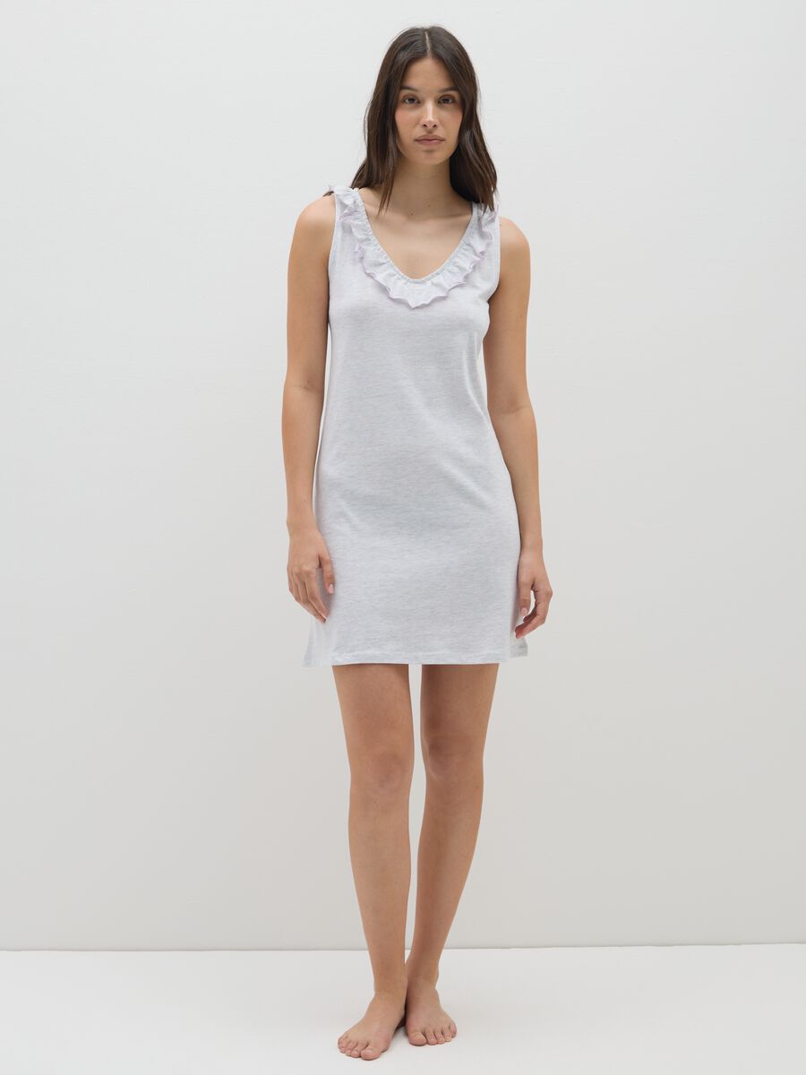 Camicia lunga da donna in cotone grigia con volant_0