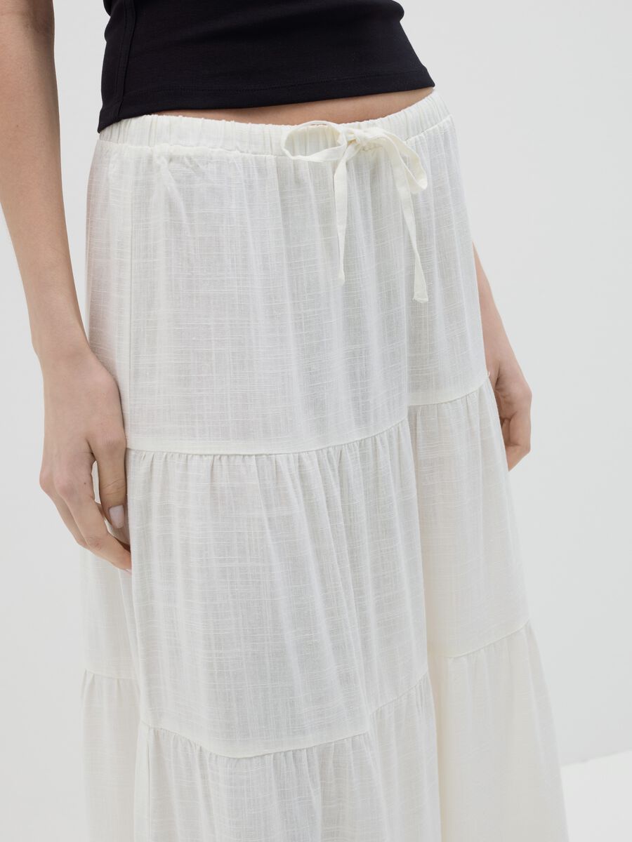 White tiered midi skirt in viscose and linen_2