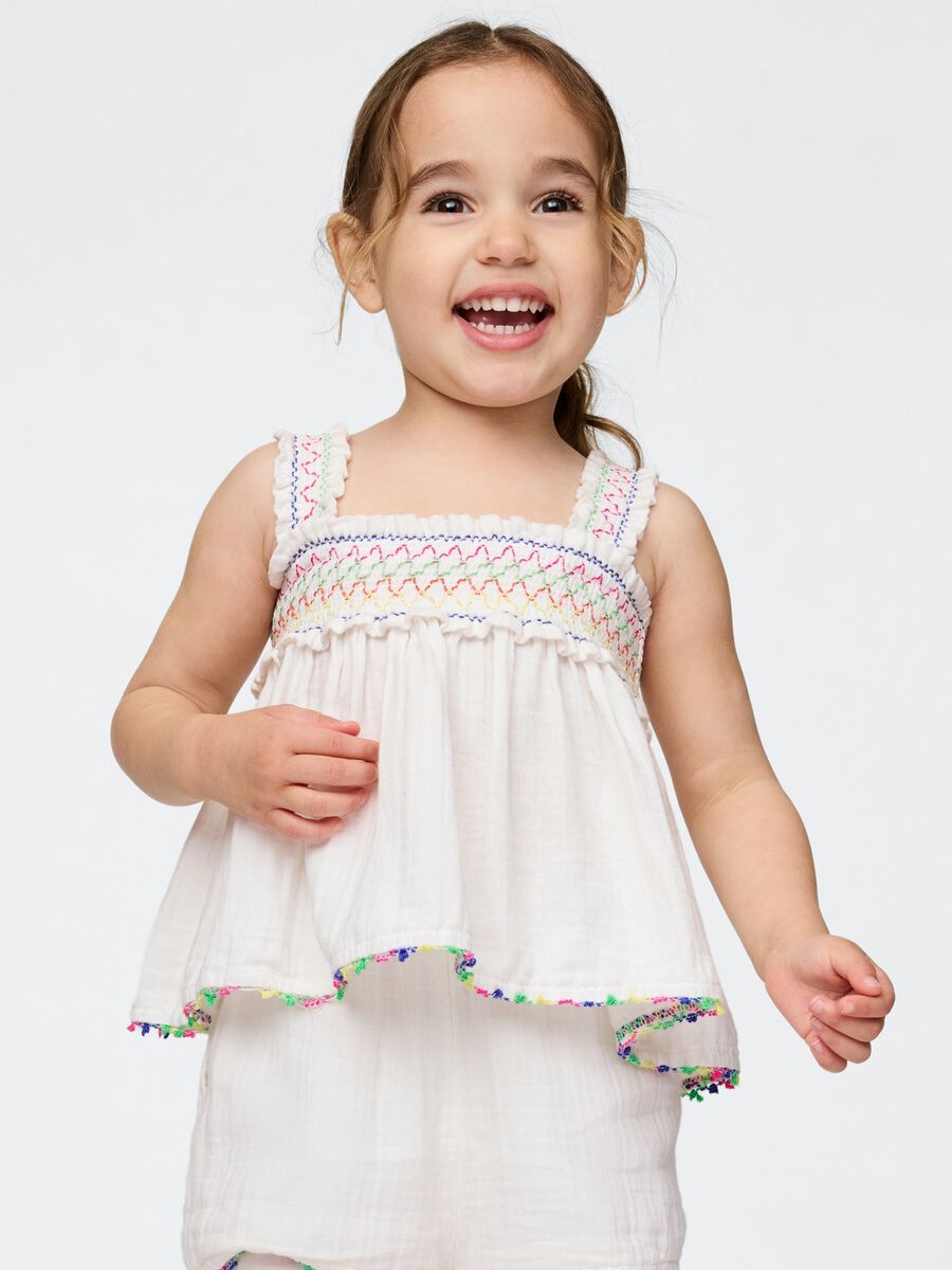 White summer outfit for girls with colourful embroidery_0