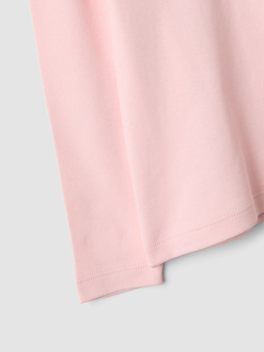 T-shirt rosa in puro cotone organico con collo rialzato e stampa animaletti_3