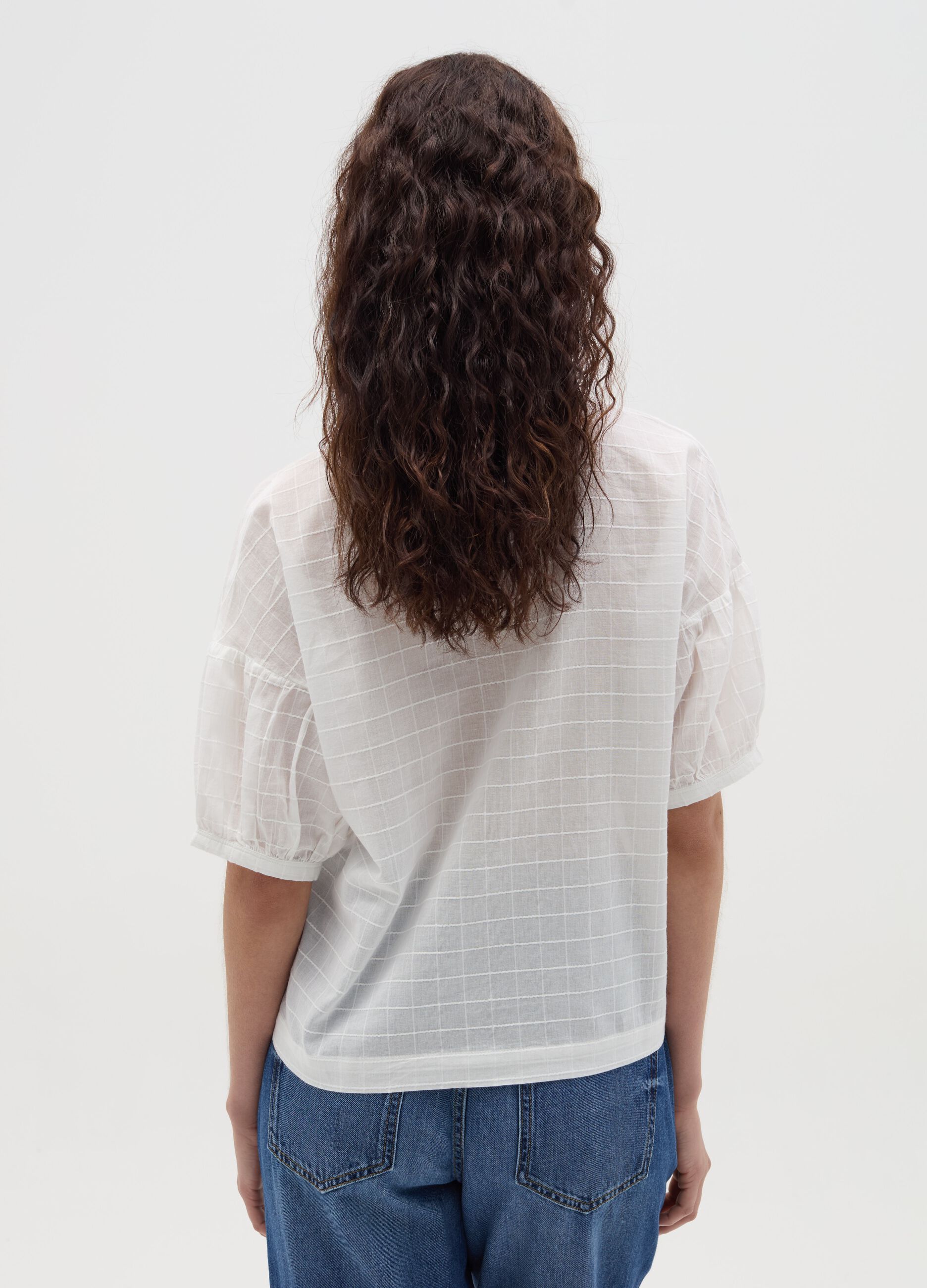 Blouse with raised stitching