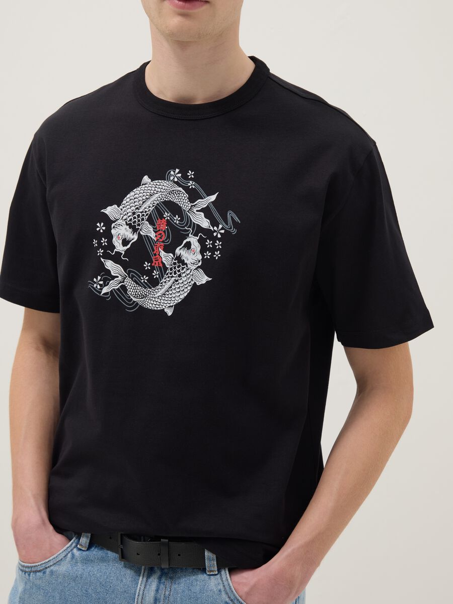 Black pure cotton regular fit T-shirt with Koi carp print_3