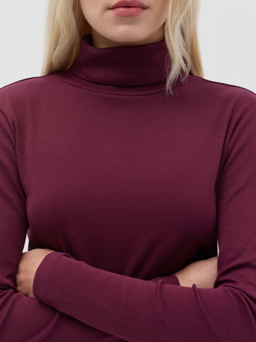 Long-sleeved T-shirt with high neck_2