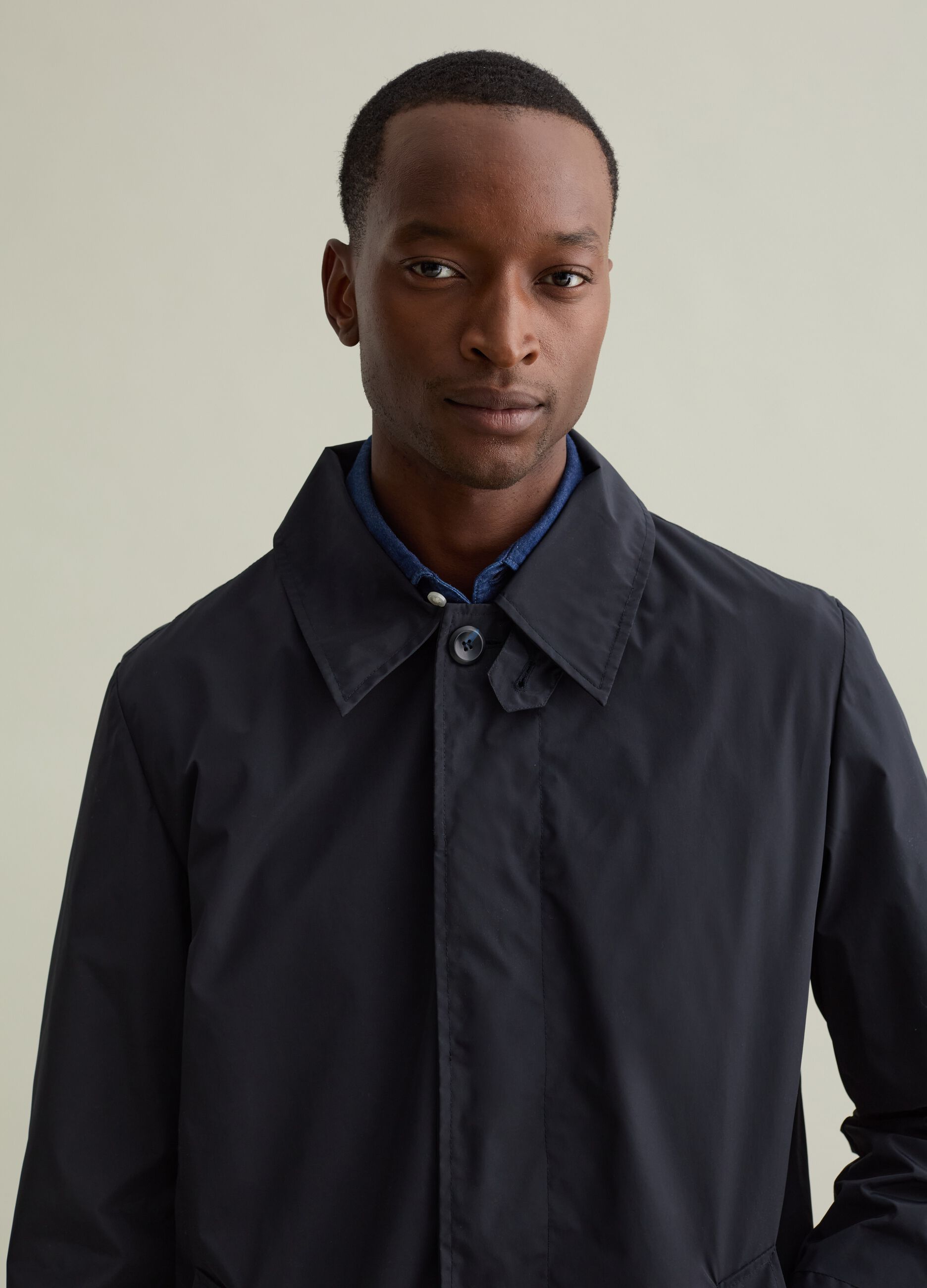 Trench coat with collar