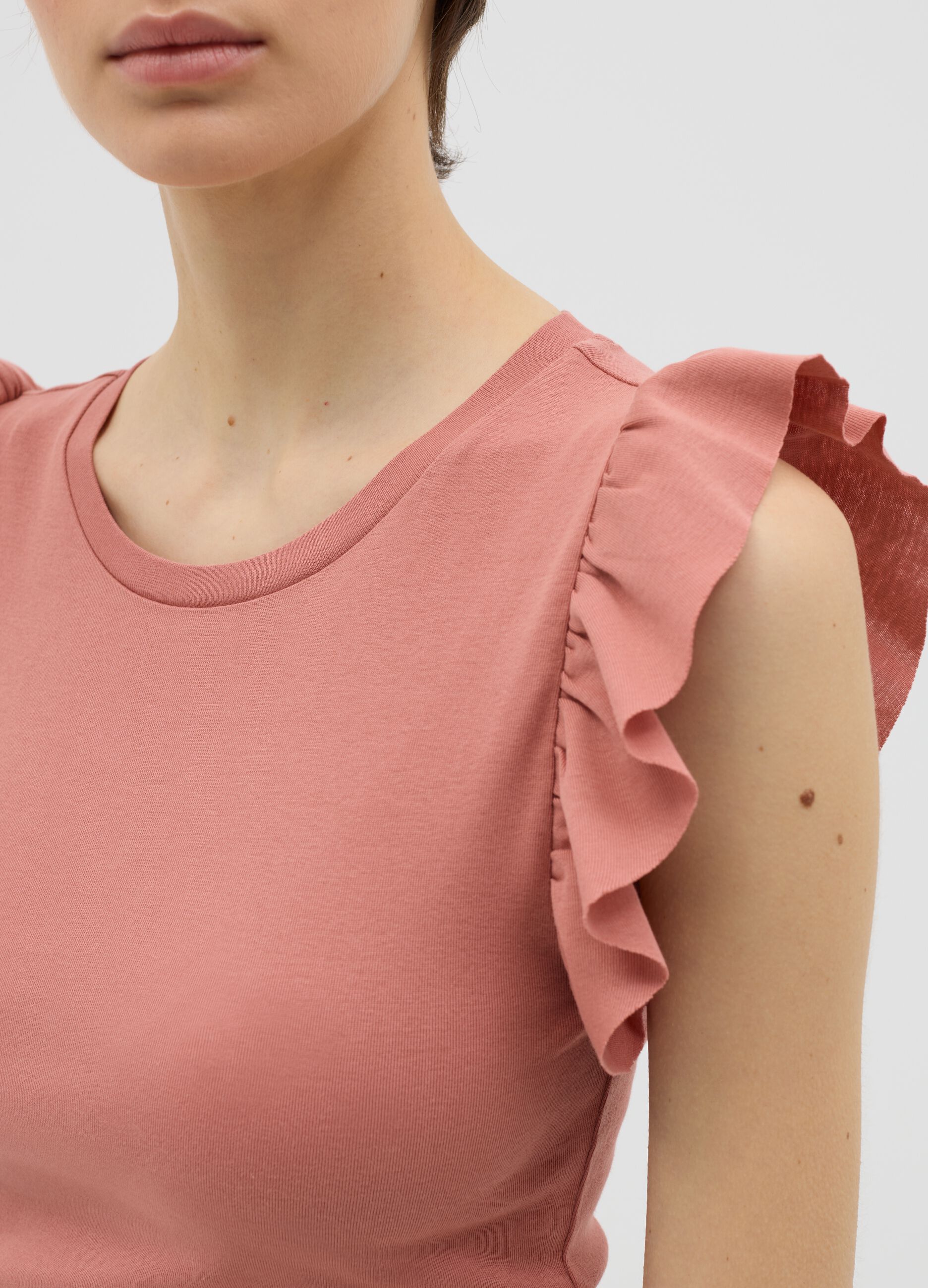 Pink T-shirt with ruffle sleeves by Ovs