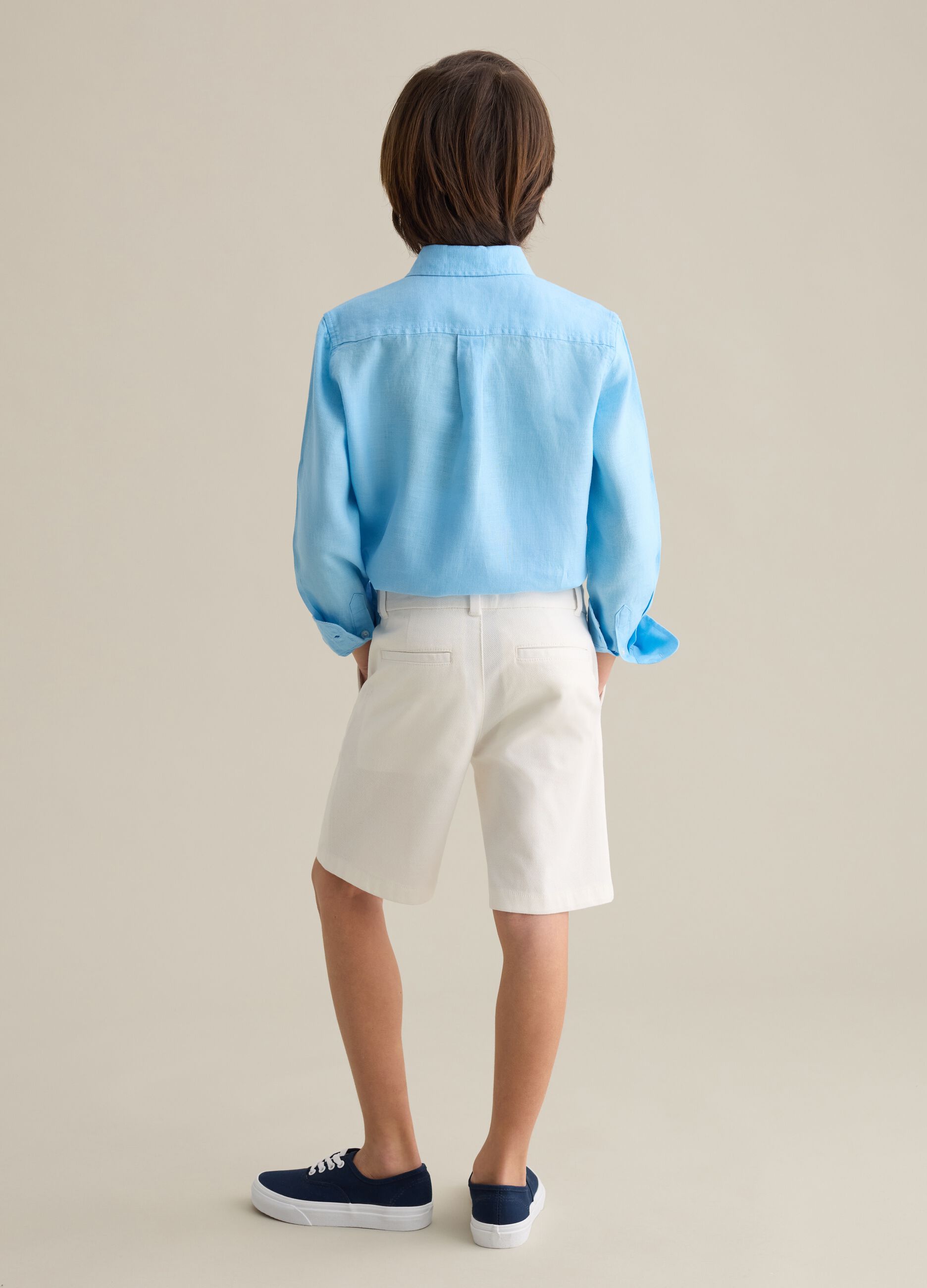 White shorts in stretch cotton