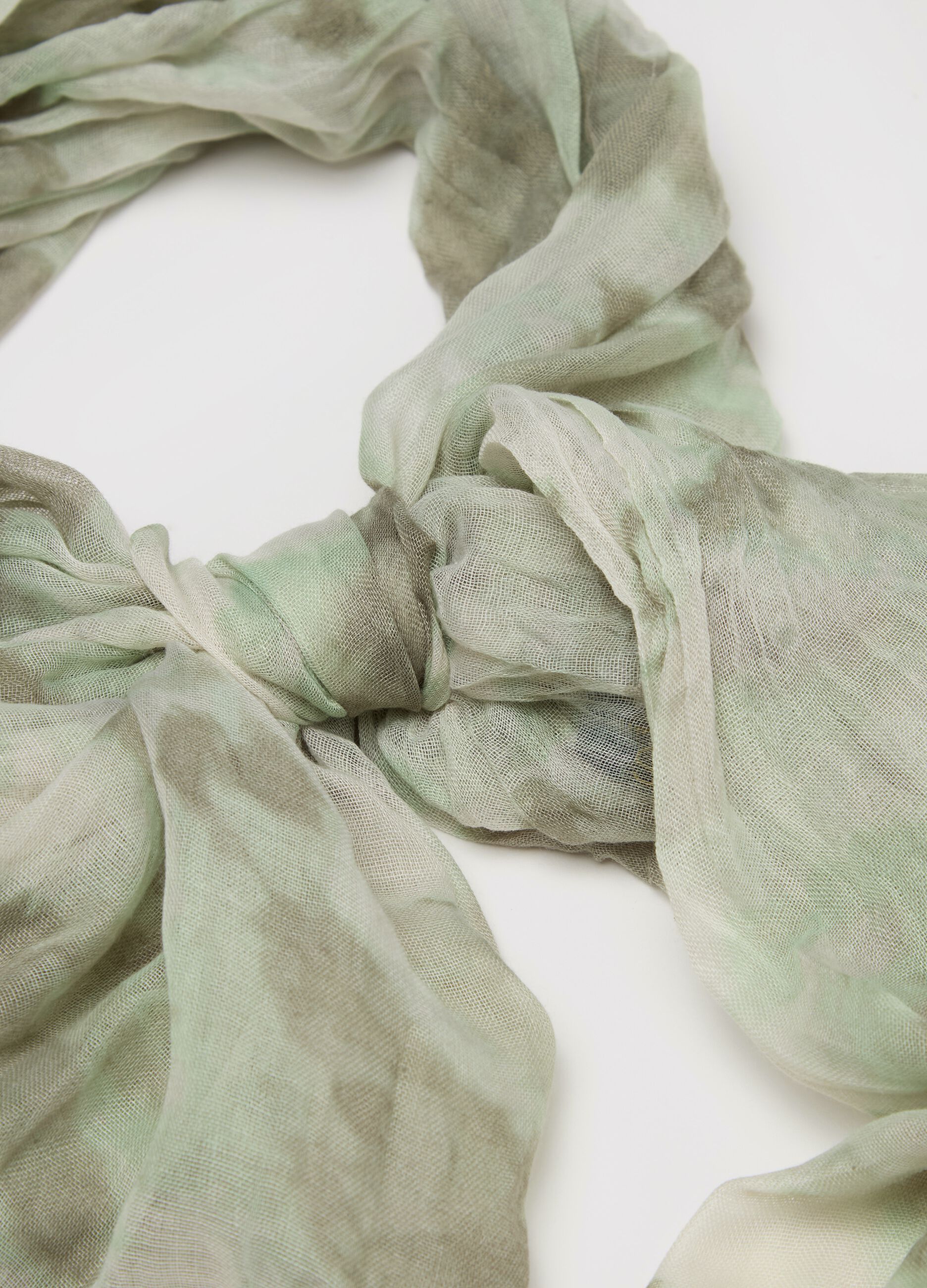 Pashmina effetto crinkle stampa fantasia