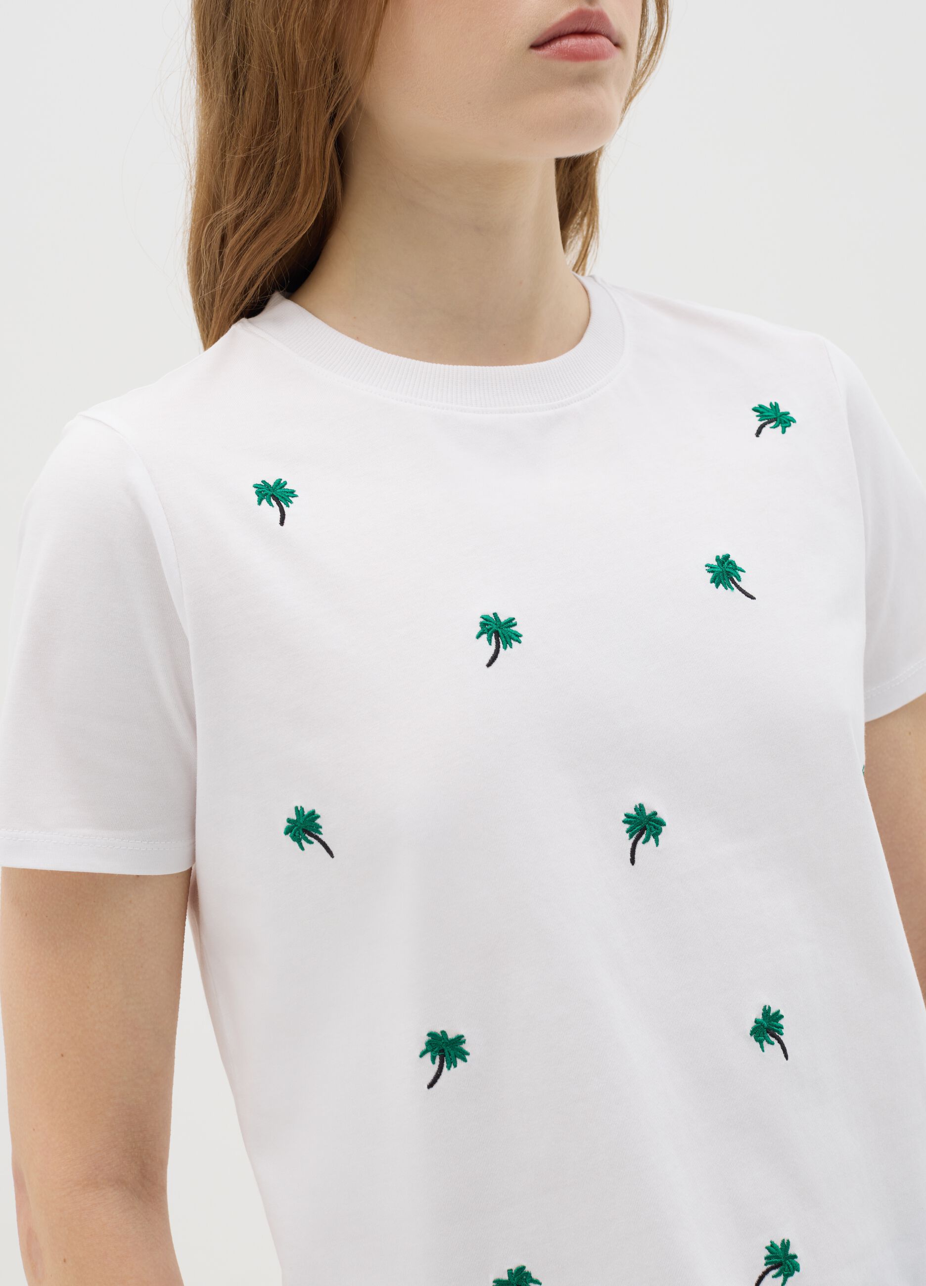 White cotton T-shirt with embroidered palm trees