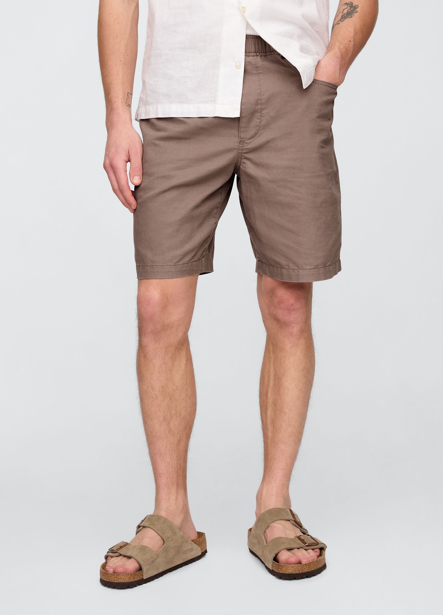 Brown linen and cotton shorts by Gap