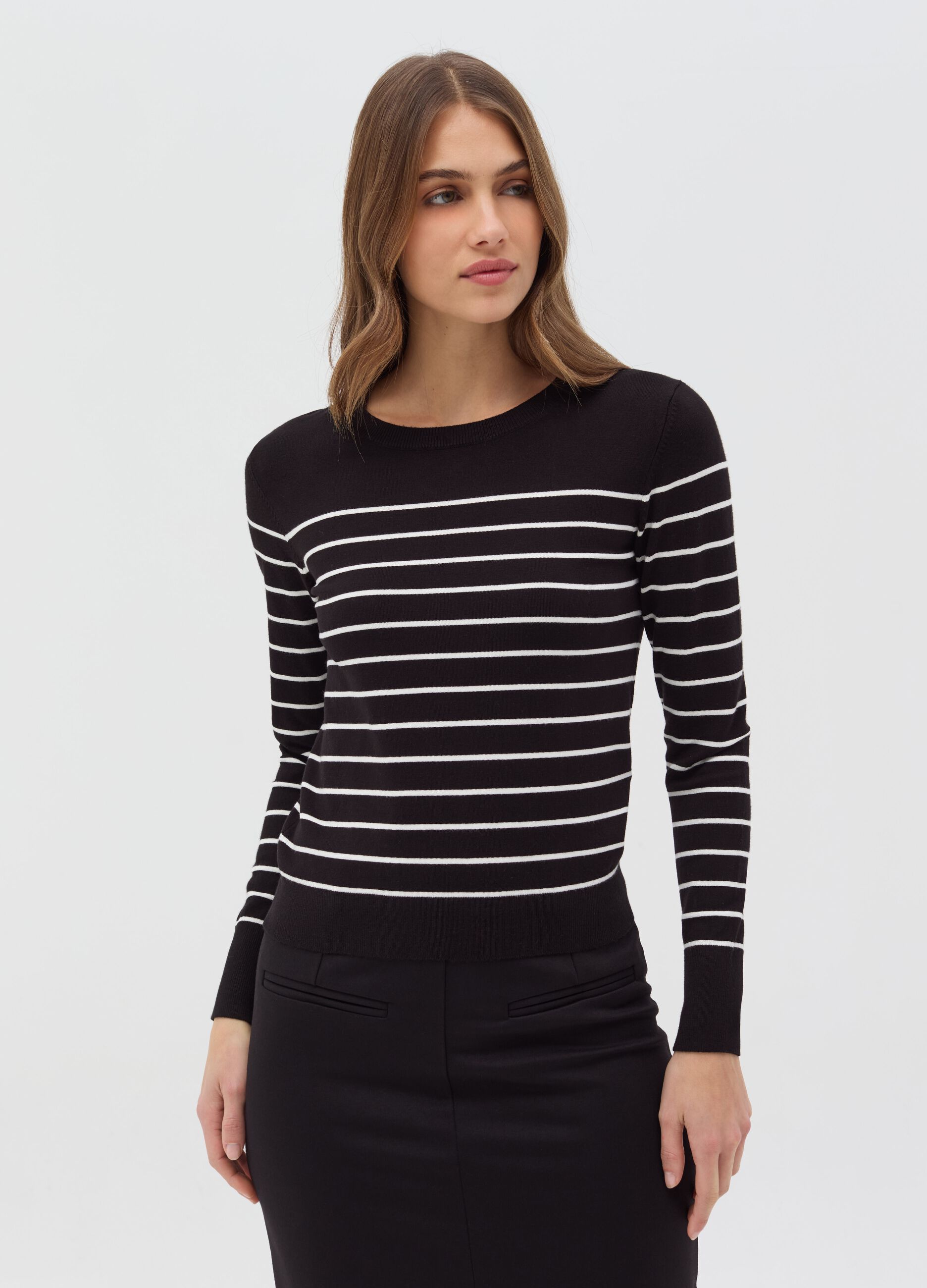 Long-sleeved top with striped pattern