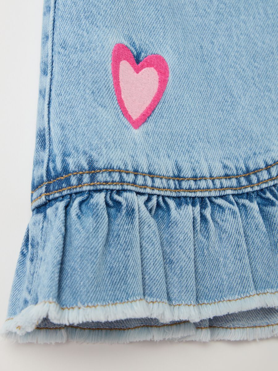 Denim skirt with frills and heart embroidery_2