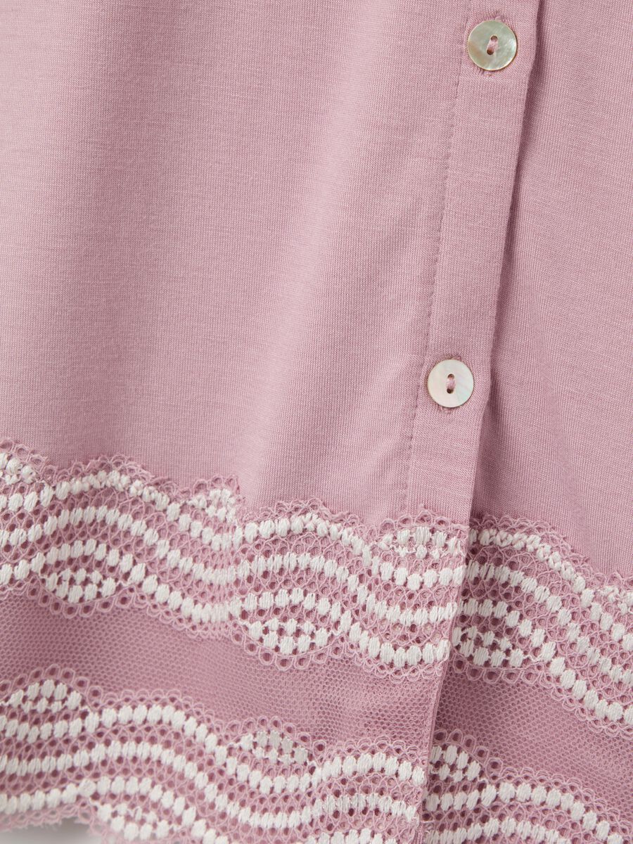 Modal pyjama top with contrasting details_5