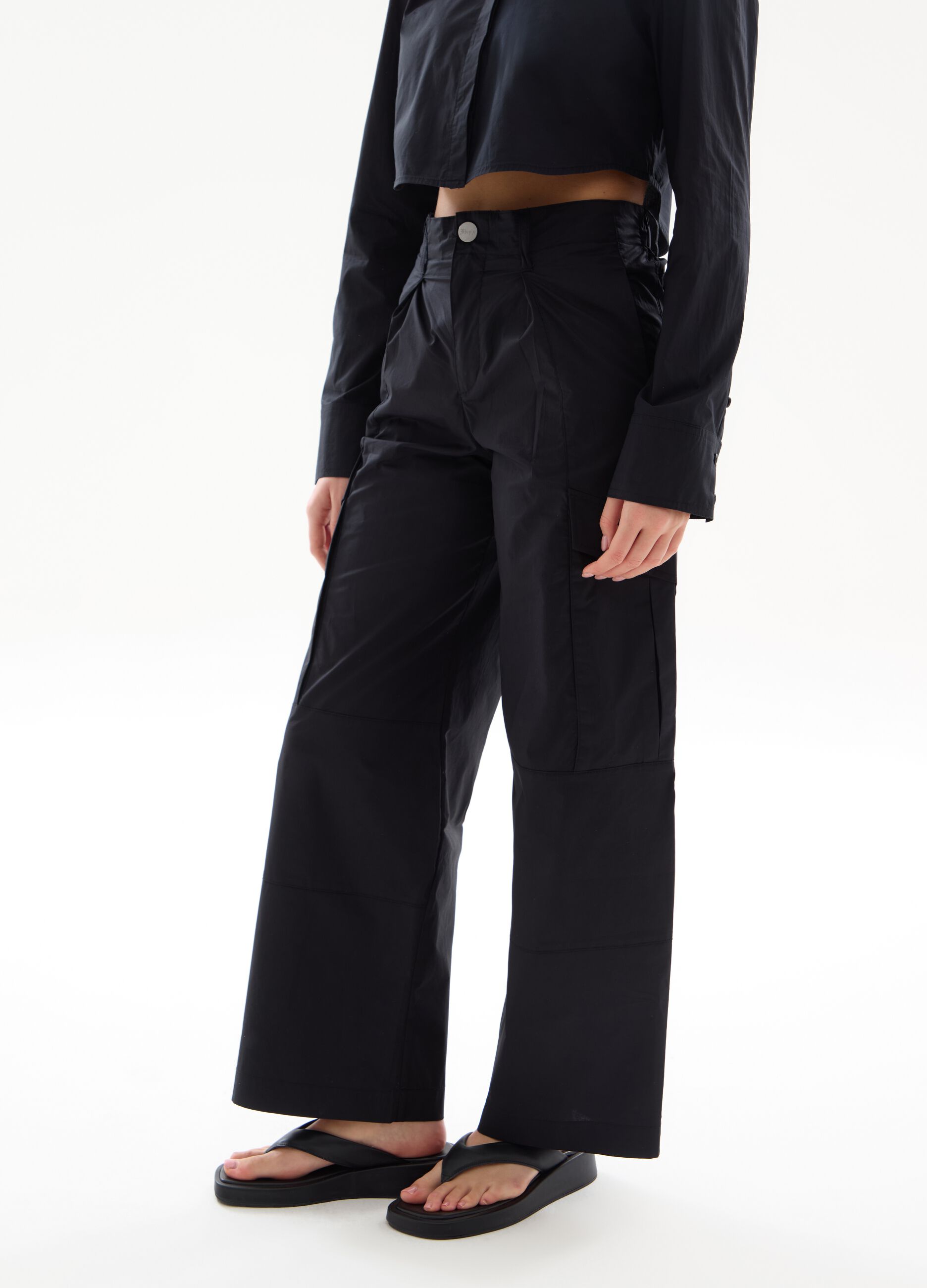Light Wide-Leg Cargo Trousers Black