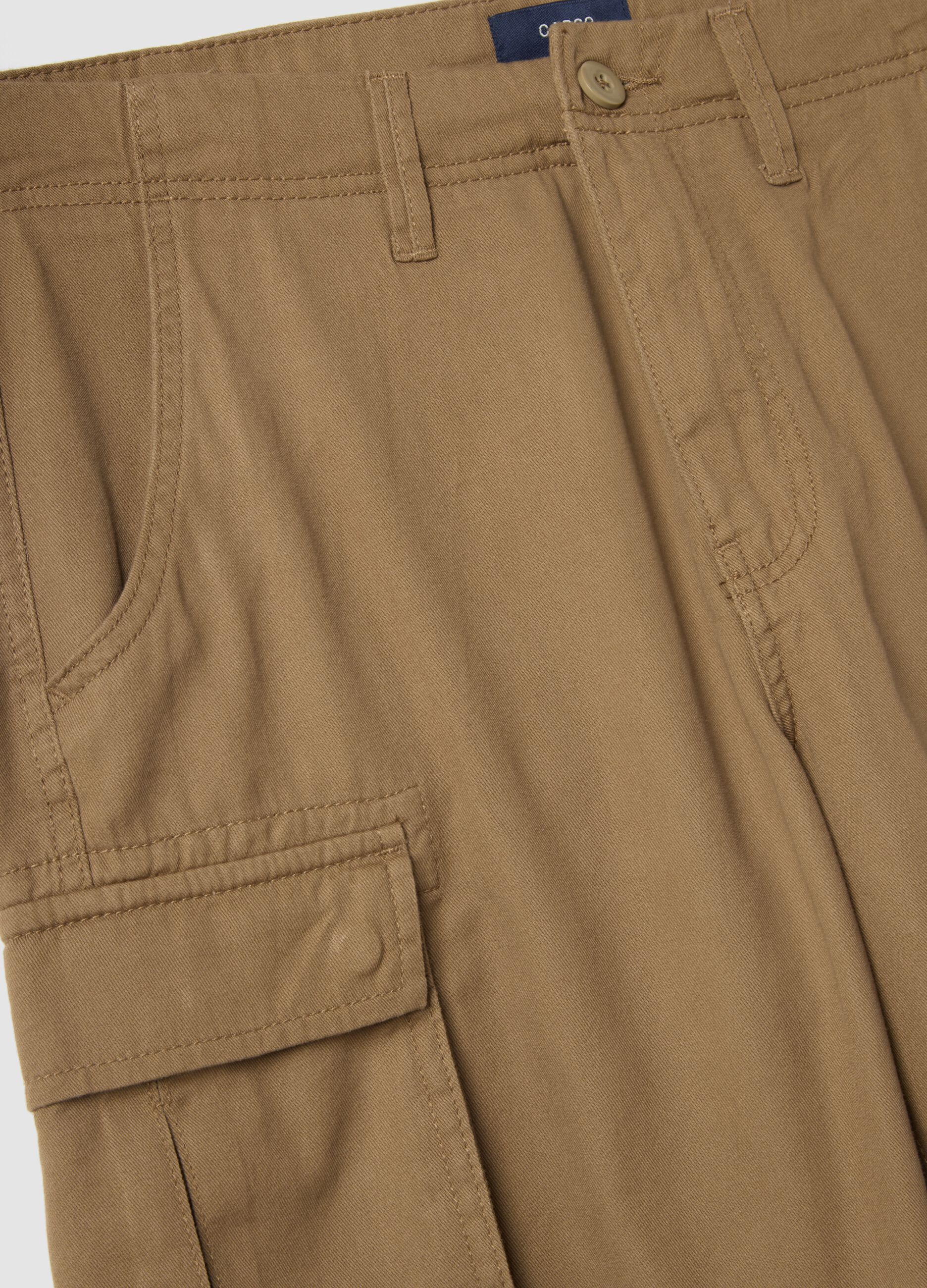 Beige pure cotton cargo Bermuda shorts, regular fit