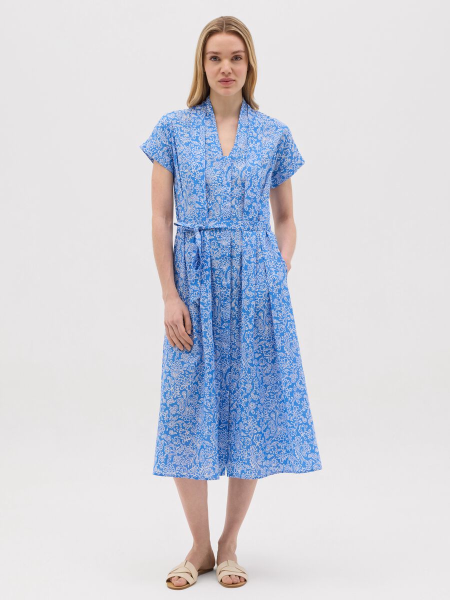 Long cotton dress with blue floral pattern_0