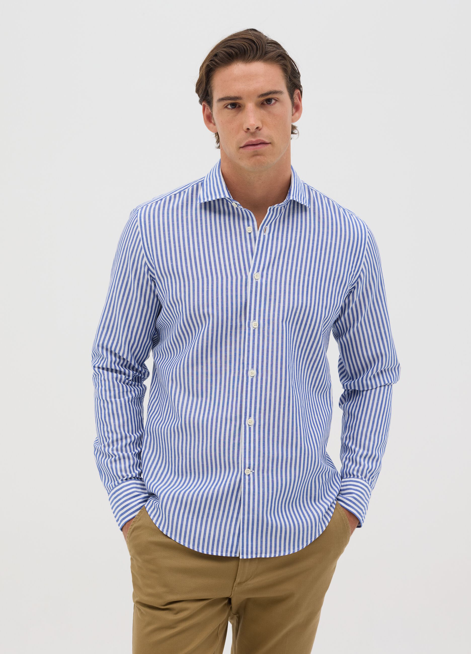 Camicia slim fit a righe bianche e blu
